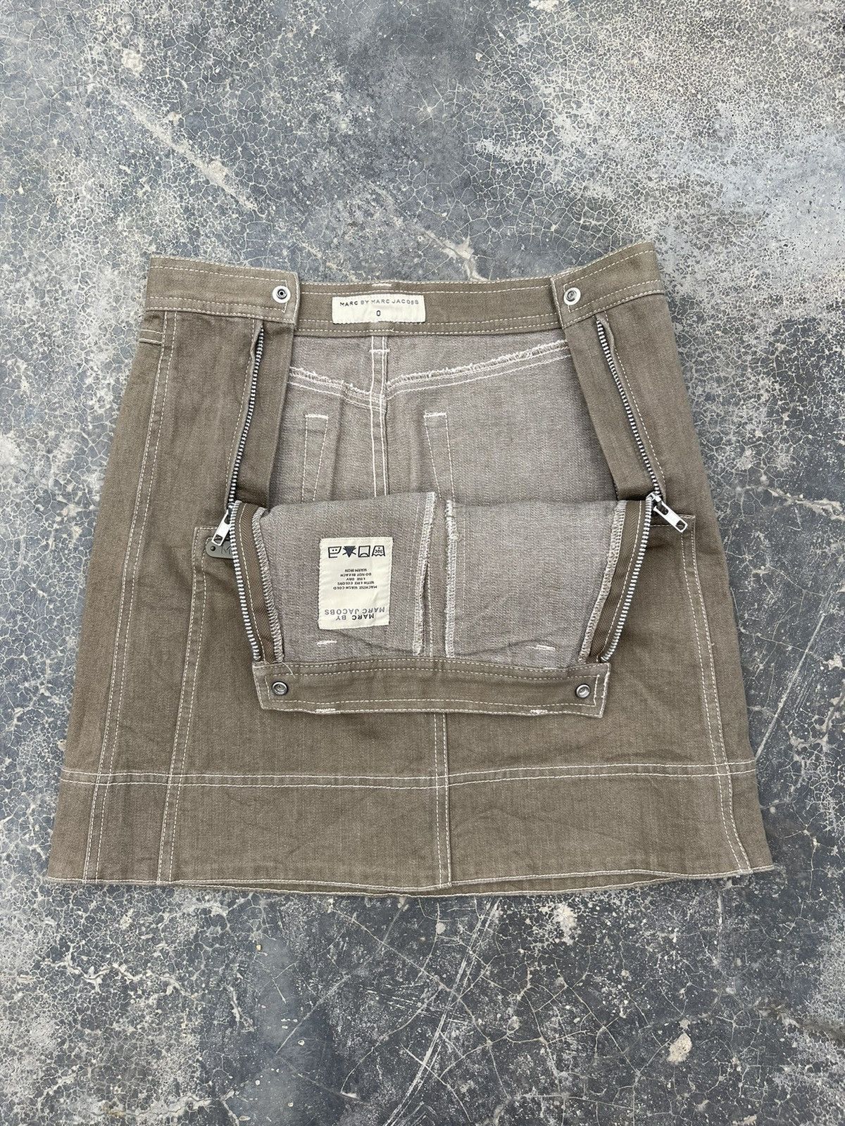 Marc Jacobs Marc Jacobs Brown Zipper mini denim skirt Size 28" / US 6 / IT 42 - 4 Thumbnail