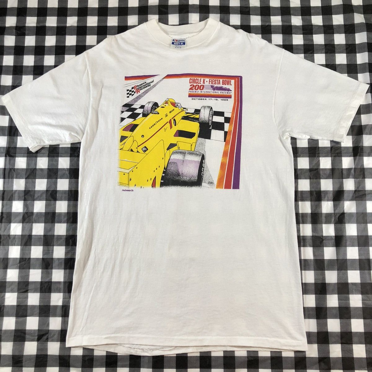 Vintage Rick Mears 1986 Indy Car Racing Phoenix 200 Raceway T Shirt Size US XL / EU 56 / 4 - 1 Thumbnail