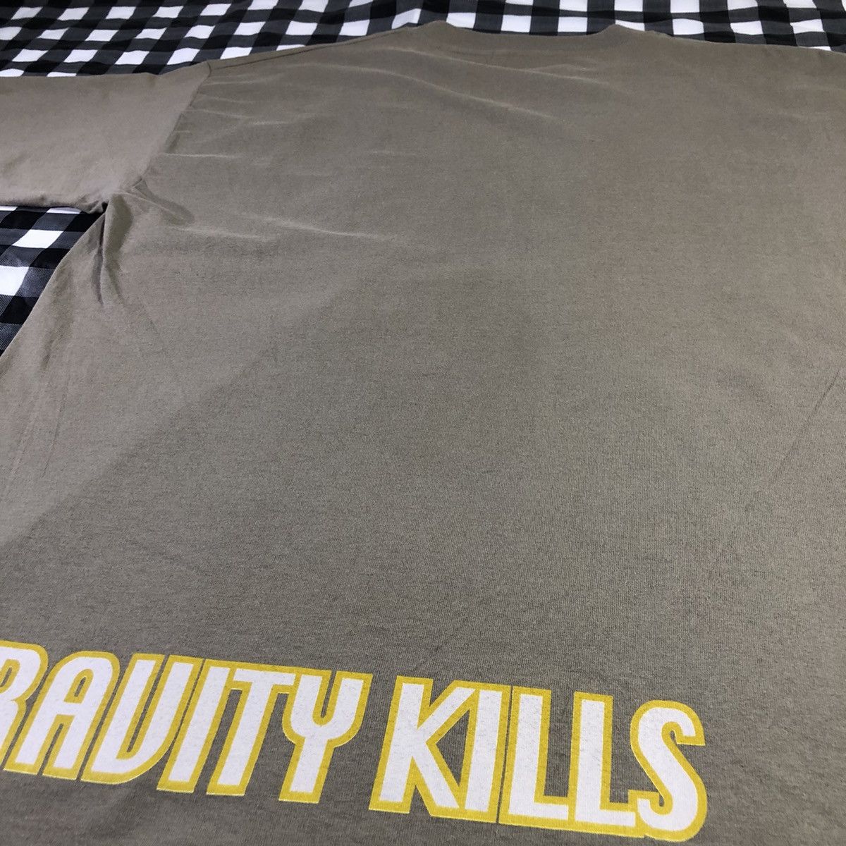 Giant Gravity Kills Alien Perversion 1998 Tour Vintage T shirt Size US XL / EU 56 / 4 - 5 Thumbnail