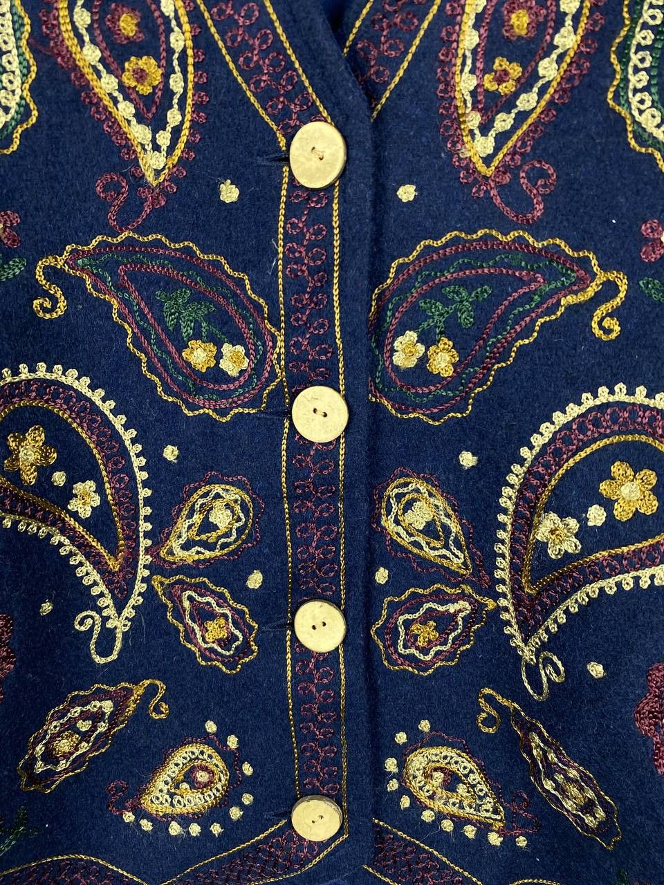 Japanese Brand vintage la moncier embroided paisley vest nice design Size US M / EU 48-50 / 2 - 4 Thumbnail