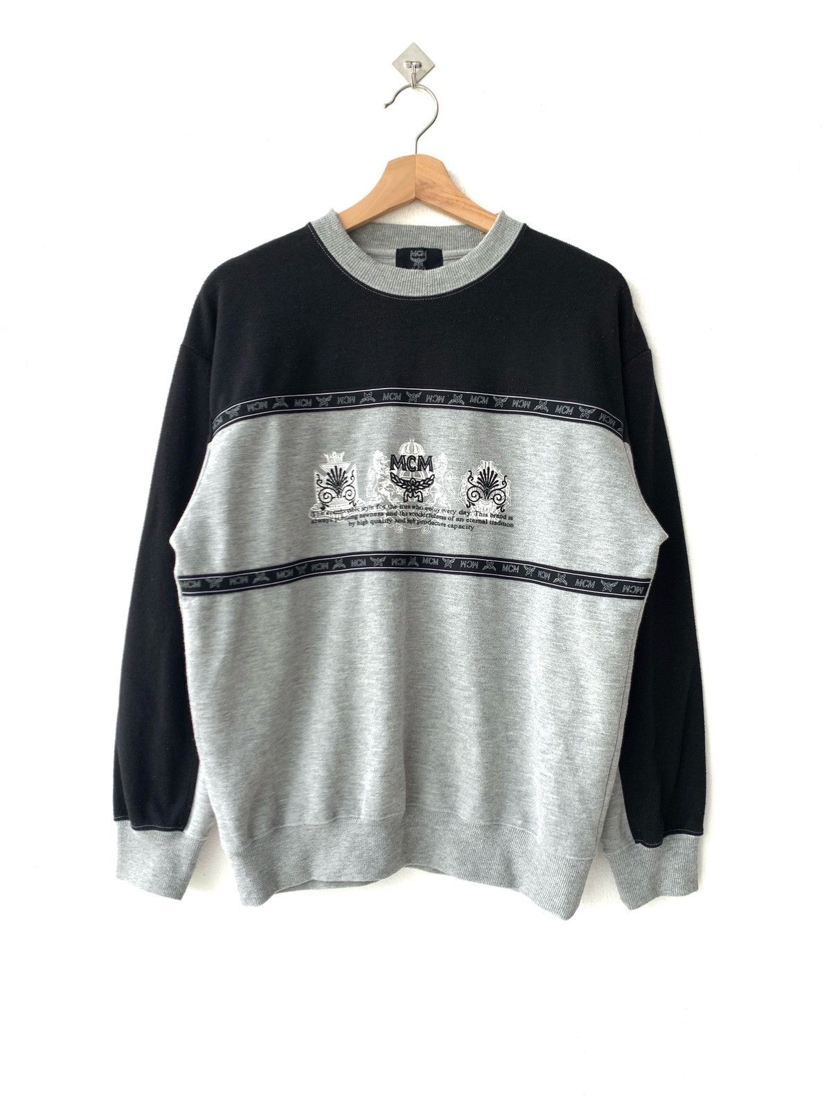 Designer Vintage MCM Embroidered Logo Crewneck Sweatshirt Size US L / EU 52-54 / 3 - 1 Thumbnail