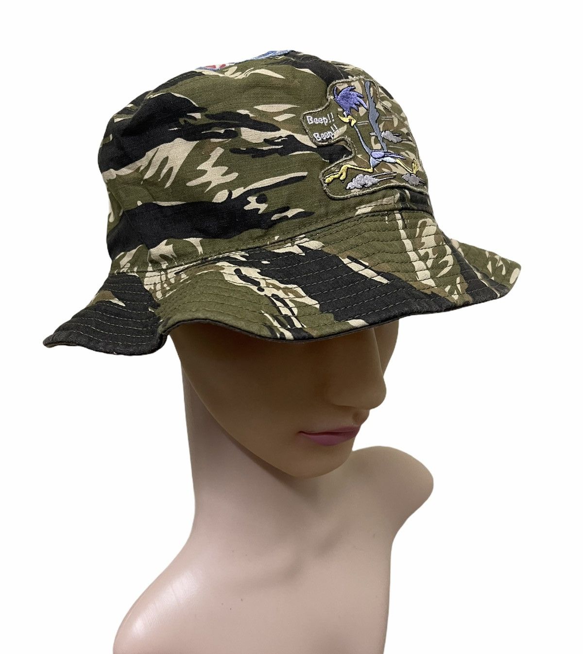 The Real McCoy's TOYS MCCOY & CO WARNER BROS CAMO BUCKET Size ONE SIZE - 4 Thumbnail