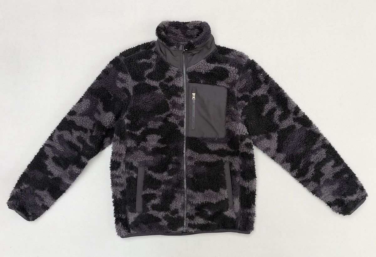 Uniqlo Uniqlo Camo Fleece Jacket Size US M / EU 48-50 / 2 - 1 Thumbnail