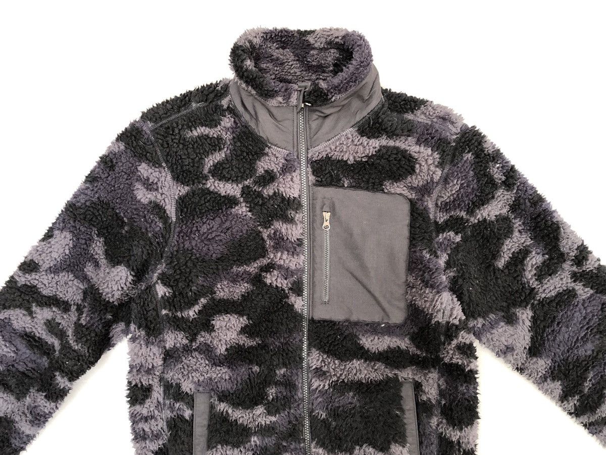 Uniqlo Uniqlo Camo Fleece Jacket Size US M / EU 48-50 / 2 - 3 Thumbnail