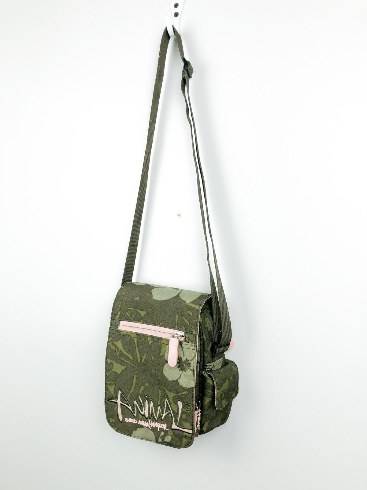 Vintage Vintage streetwear Animal Y2K crossbody bag bella hadid Size ONE SIZE - 1 Thumbnail