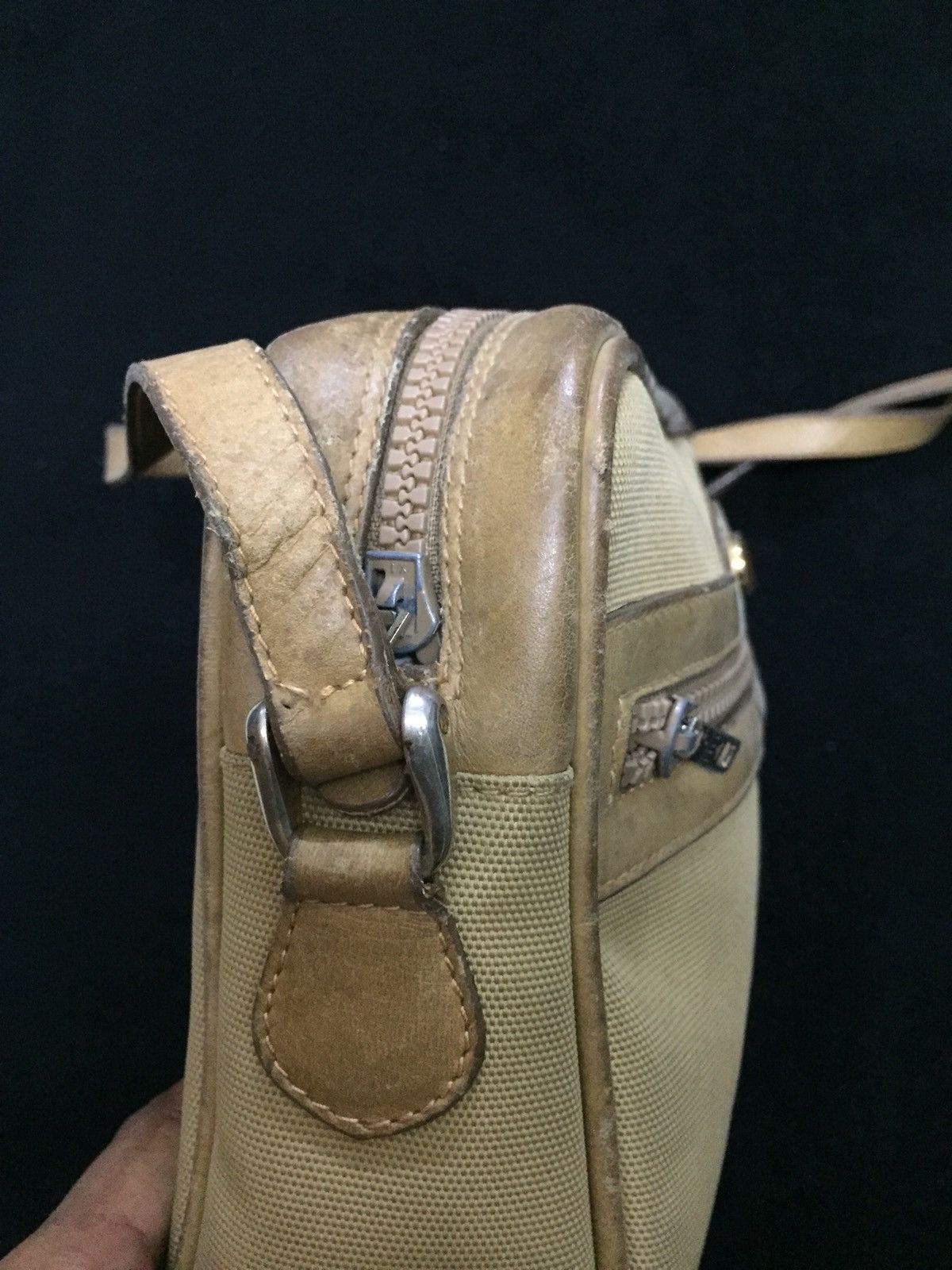 Gucci Vintage gucci slingbag riri zipper Size ONE SIZE - 5 Thumbnail