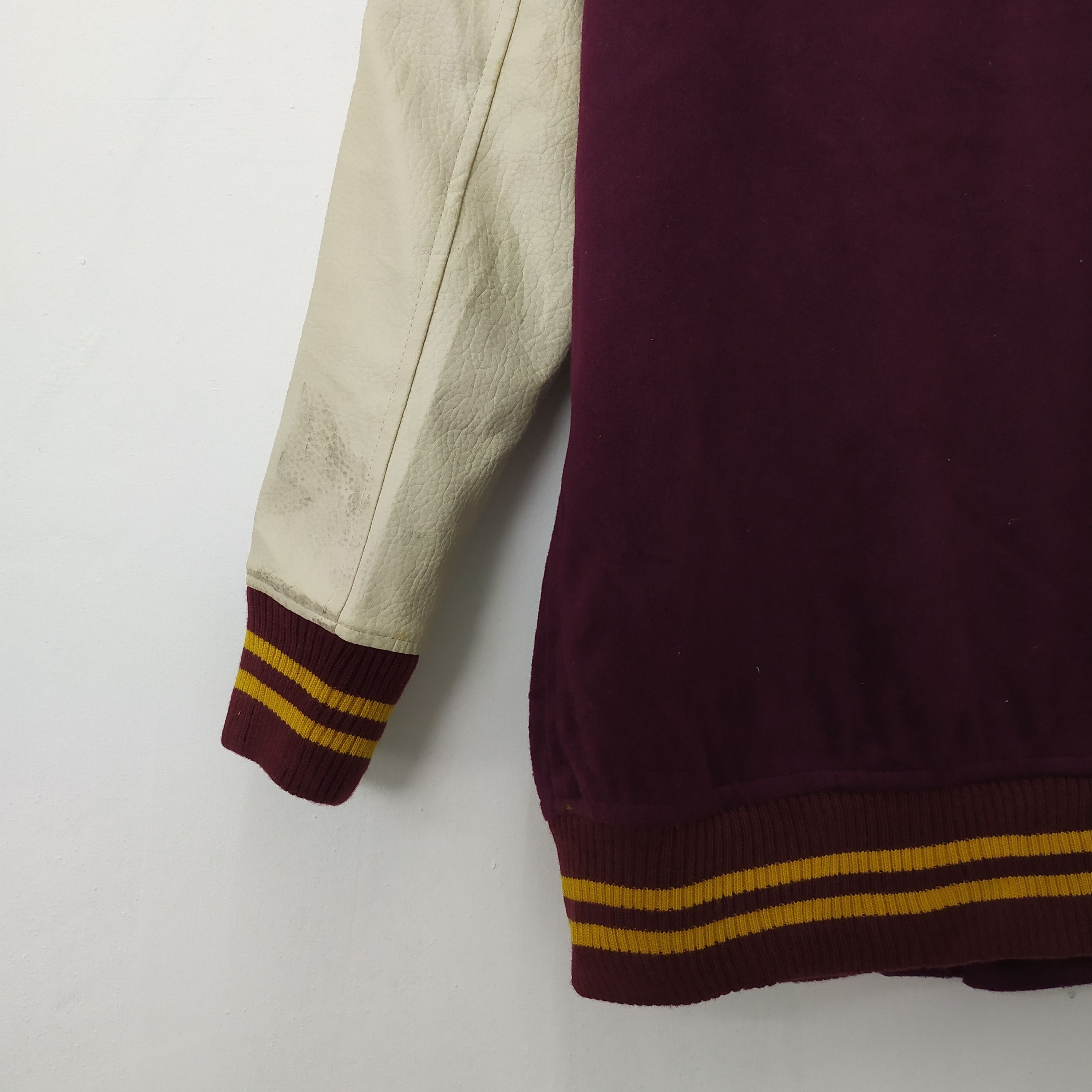New York Yankees RIVET & SURGE NY BIG LOGO WOOL VARSITY JACKET SLEEVE Size US M / EU 48-50 / 2 - 12 Thumbnail