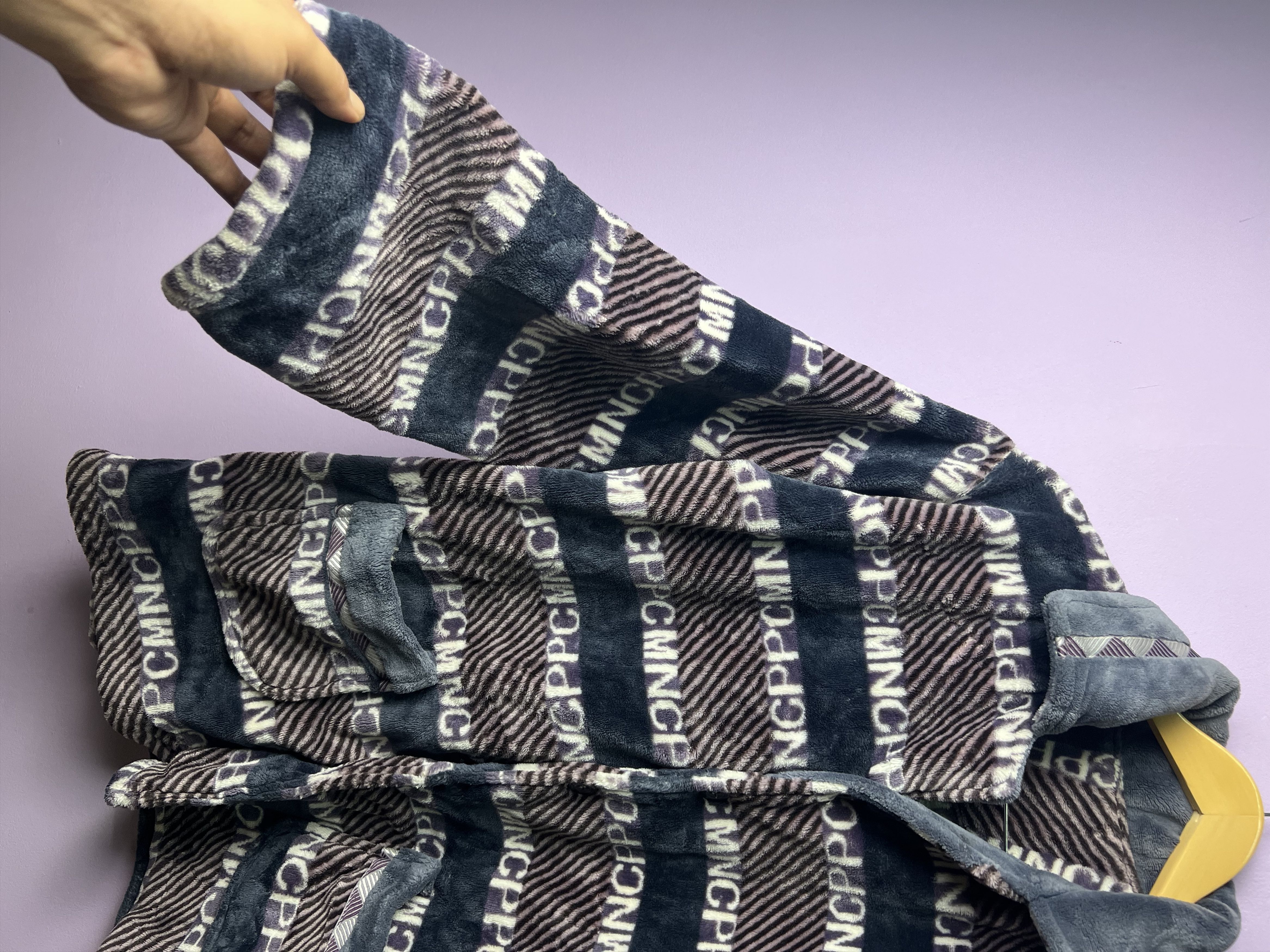 Japanese Brand 🔥Rare High & Low Button Printed Fleece Jackets Size US L / EU 52-54 / 3 - 7 Thumbnail
