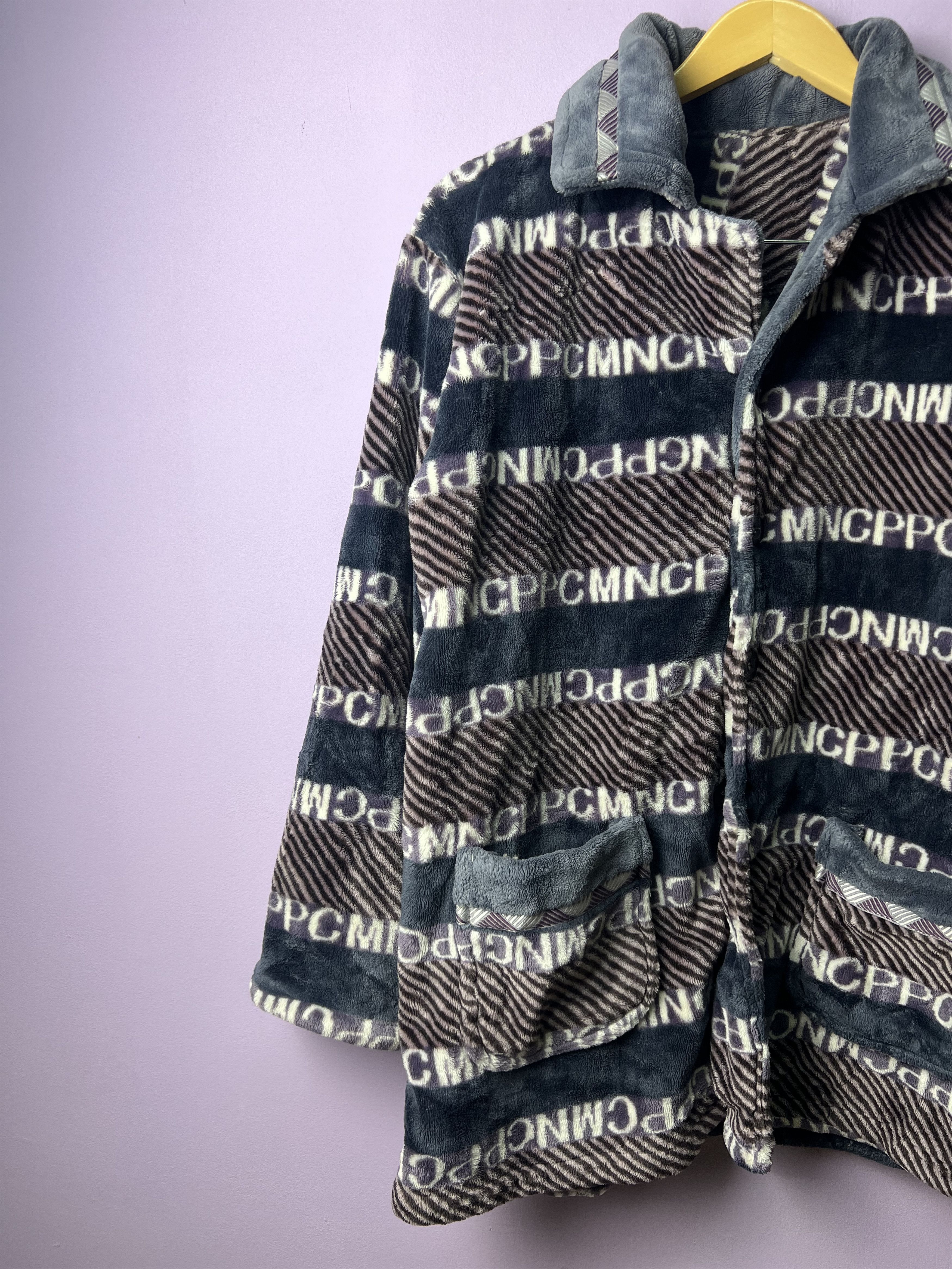 Japanese Brand 🔥Rare High & Low Button Printed Fleece Jackets Size US L / EU 52-54 / 3 - 4 Thumbnail