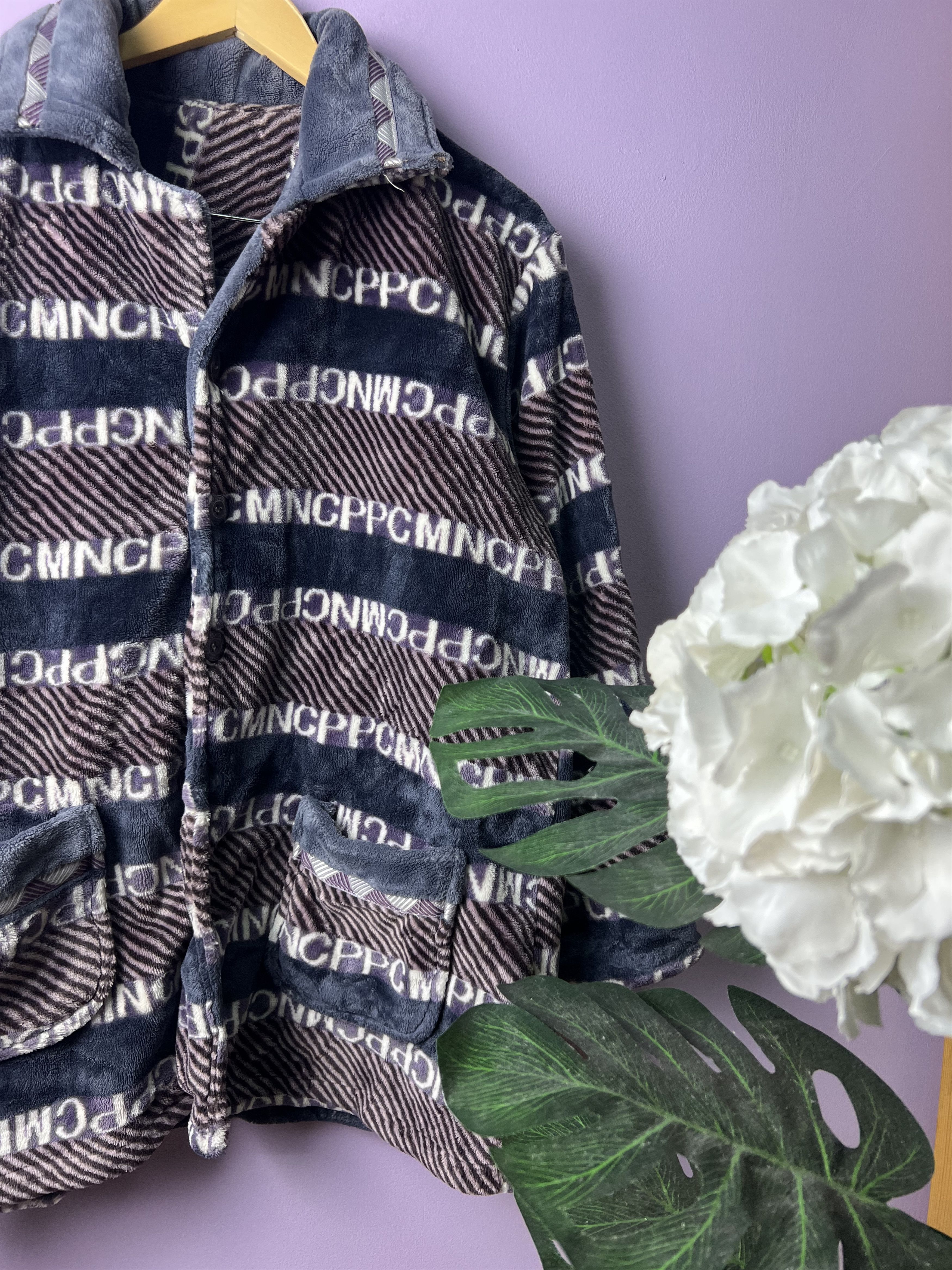 Japanese Brand 🔥Rare High & Low Button Printed Fleece Jackets Size US L / EU 52-54 / 3 - 5 Thumbnail