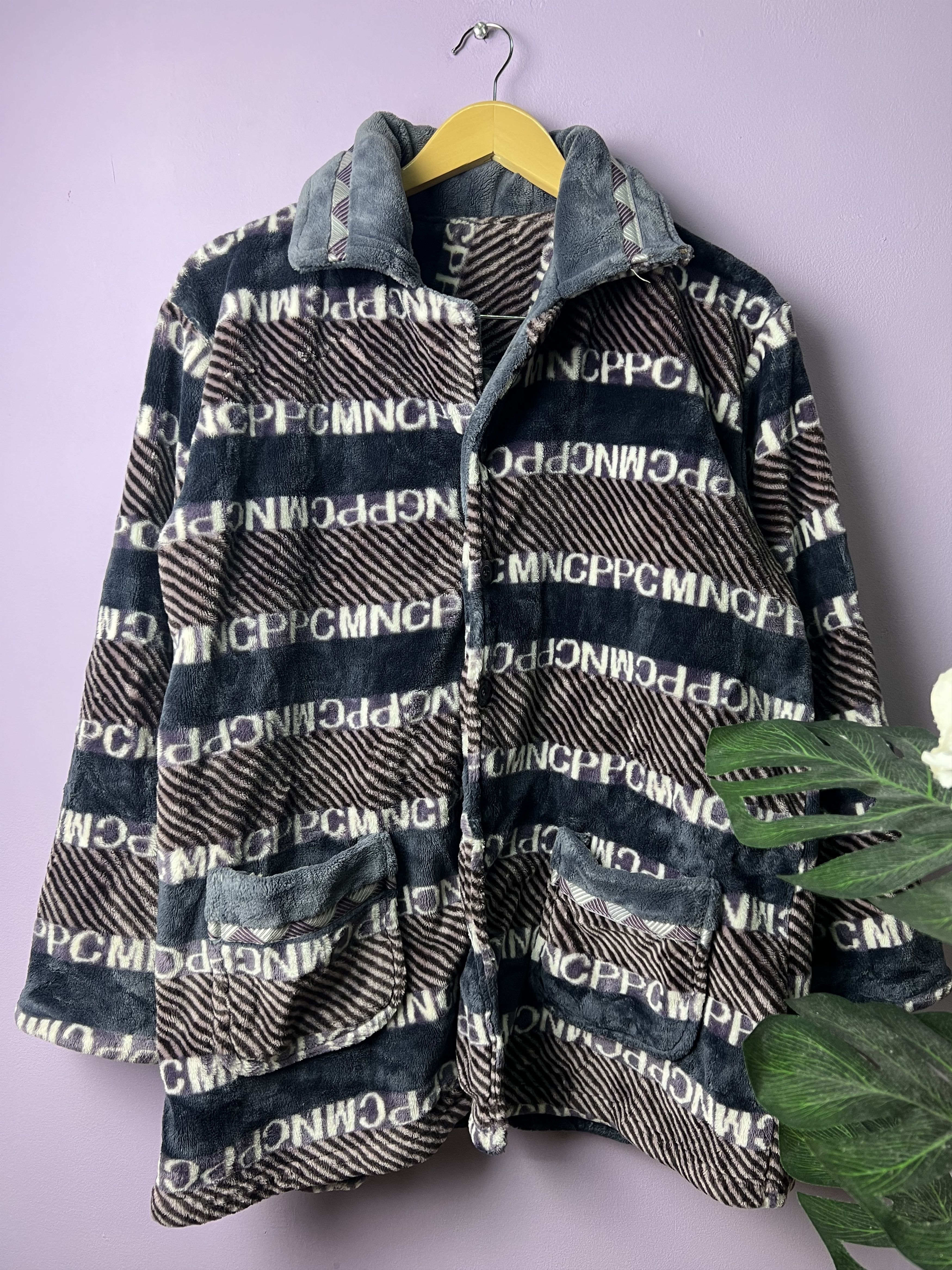 Japanese Brand 🔥Rare High & Low Button Printed Fleece Jackets Size US L / EU 52-54 / 3 - 2 Thumbnail