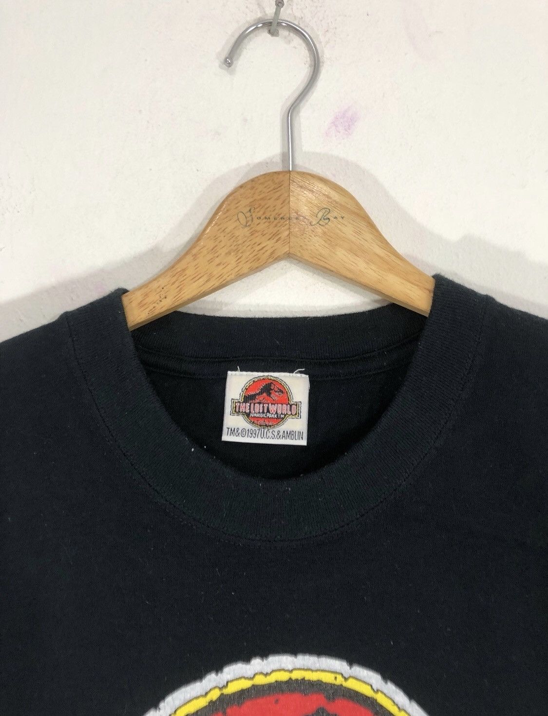 Vintage Vintage 90's Jurassic Park The Lost World T-Shirt Size US L / EU 52-54 / 3 - 3 Thumbnail