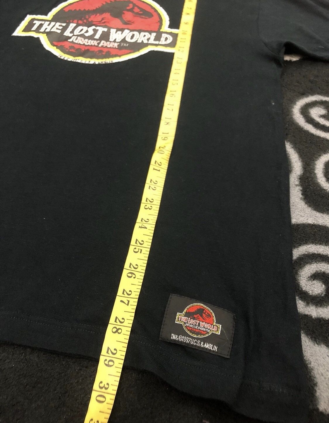 Vintage Vintage 90's Jurassic Park The Lost World T-Shirt Size US L / EU 52-54 / 3 - 10 Thumbnail