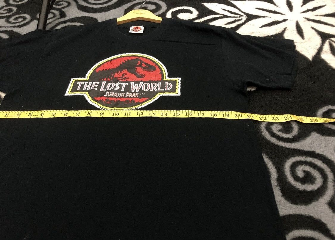 Vintage Vintage 90's Jurassic Park The Lost World T-Shirt Size US L / EU 52-54 / 3 - 9 Thumbnail