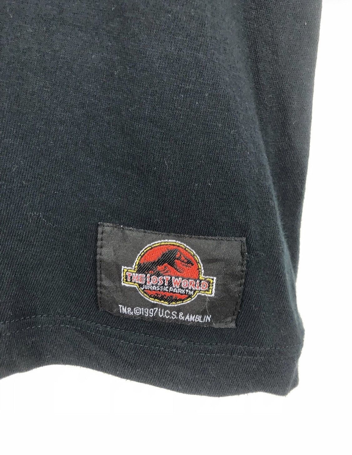 Vintage Vintage 90's Jurassic Park The Lost World T-Shirt Size US L / EU 52-54 / 3 - 6 Thumbnail