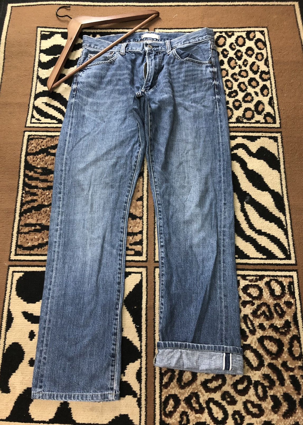 Image of Distressed Denim x Uniqlo Vintage Selvedge Uniqlo Regulafit Blue Wash Distresed Denim (Size 30)