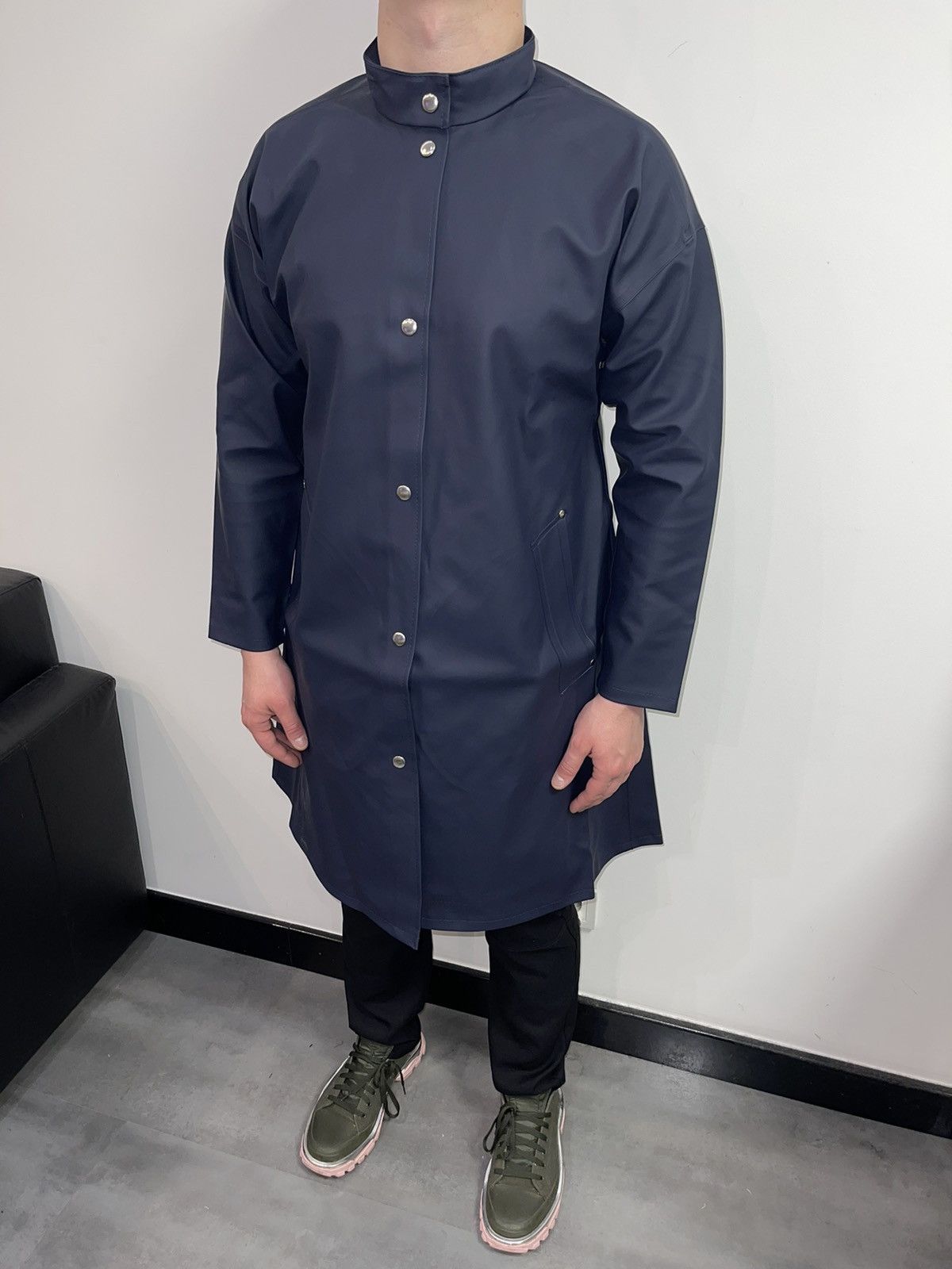 Stutterheim DS! Stutterheim Alvik Navy Raincoat Size US M / EU 48-50 / 2 - 1 Thumbnail