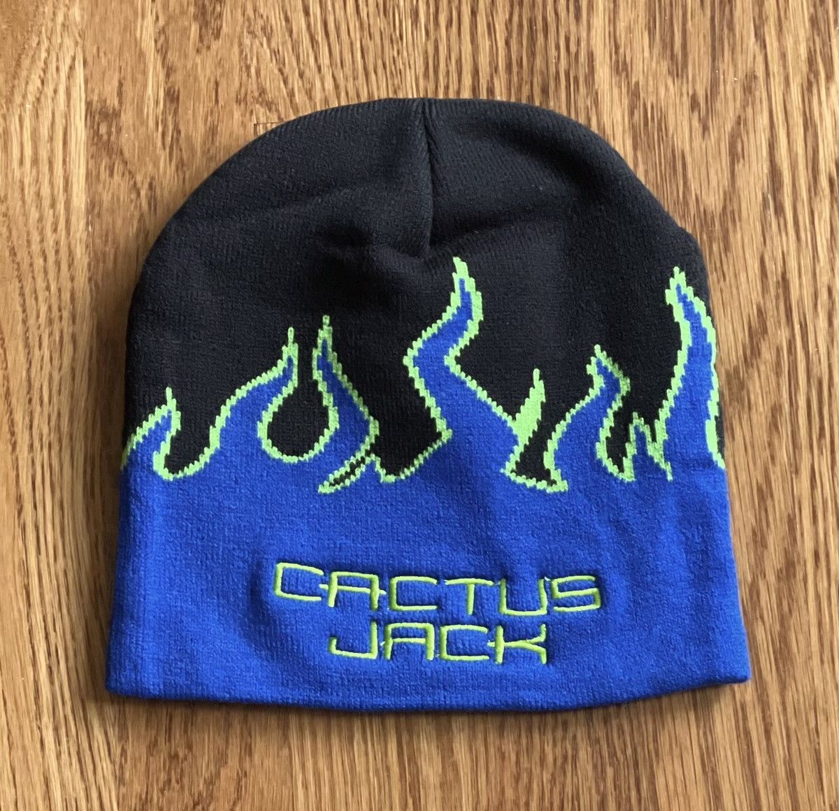Travis Scott CJ FLAME LOGO BEANIE ／LEX着用 - メルカリ｜ニット帽 