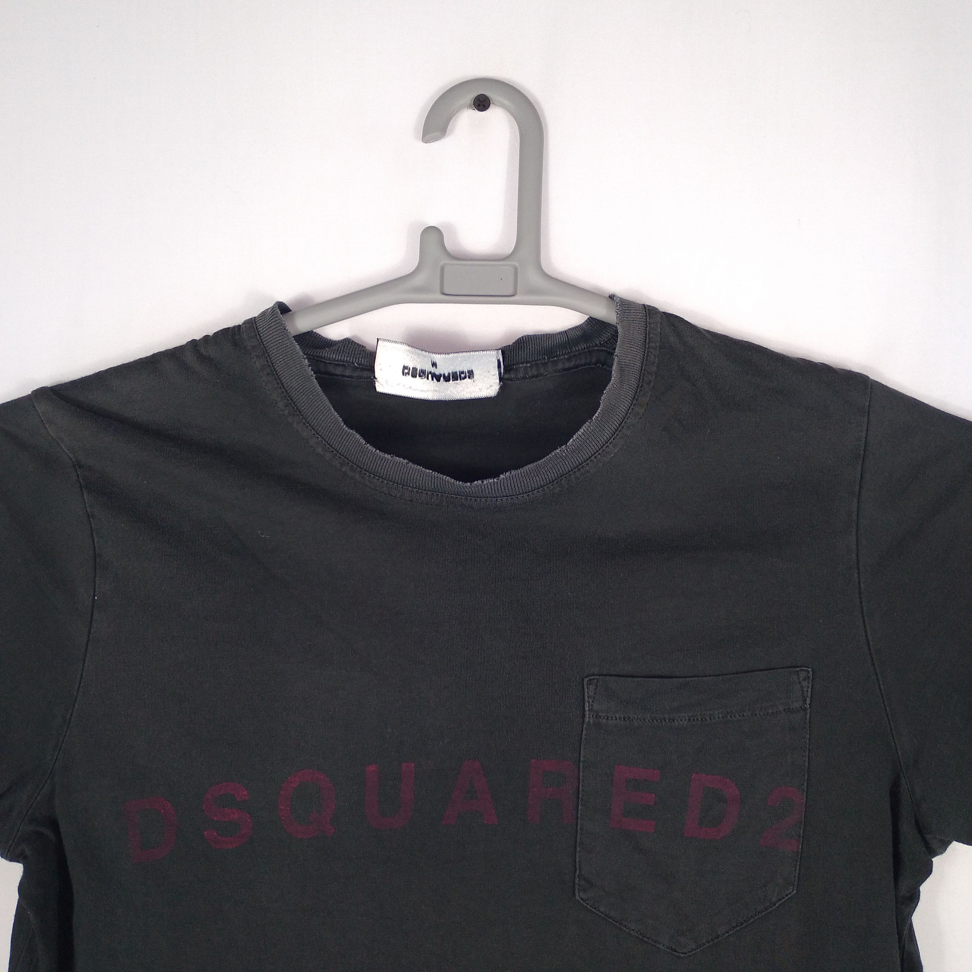 Dsquared2 × Vintage Vintage Dsquared Spellout Distrressed Punk Style Tee Size US S / EU 44-46 / 1 - 2 Thumbnail