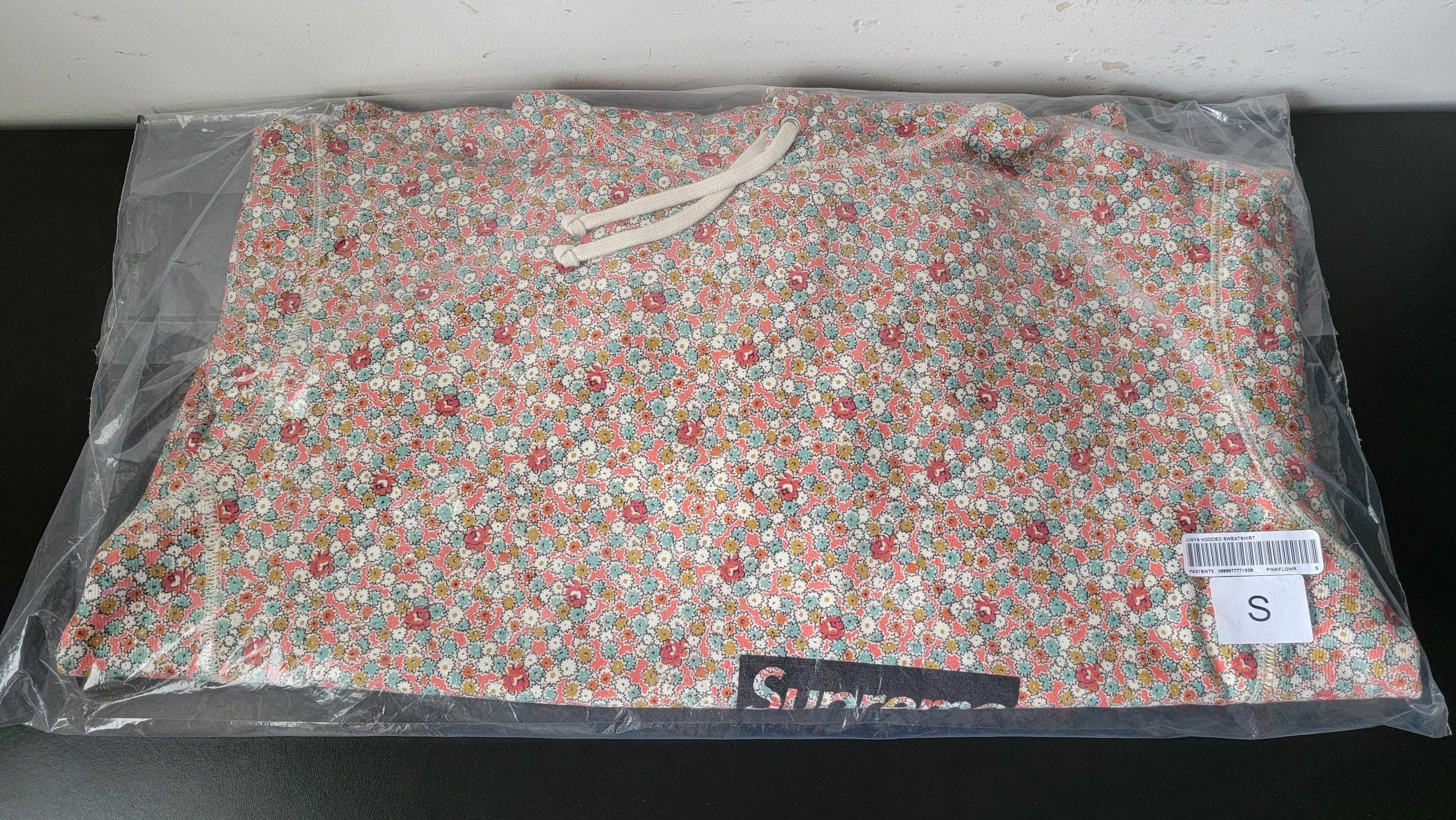 image of Junya Watanabe x Supreme Comme Des Garçons Man Hooded Sweatshirt in Pink Flowers, Men's (Size Small