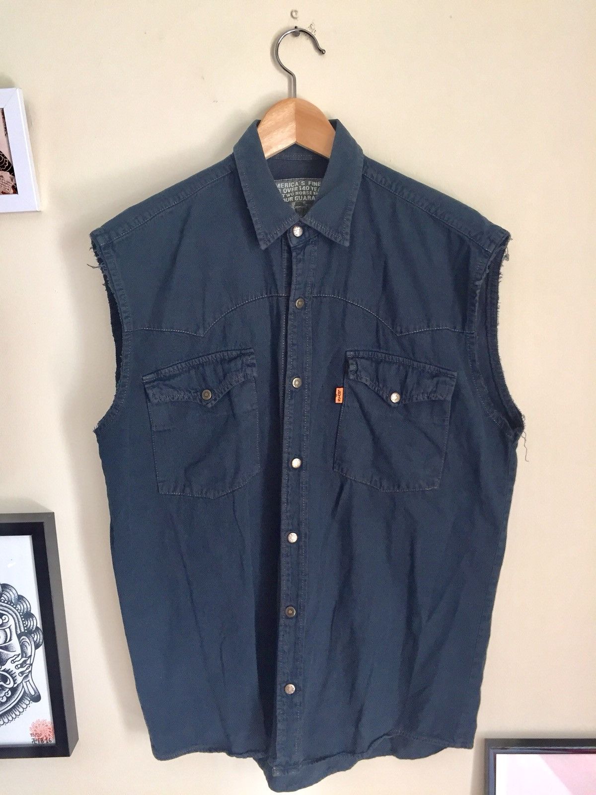 Levi's Levi’s sleeveless raw cropped western shirt Size US L / EU 52-54 / 3 - 1 Thumbnail