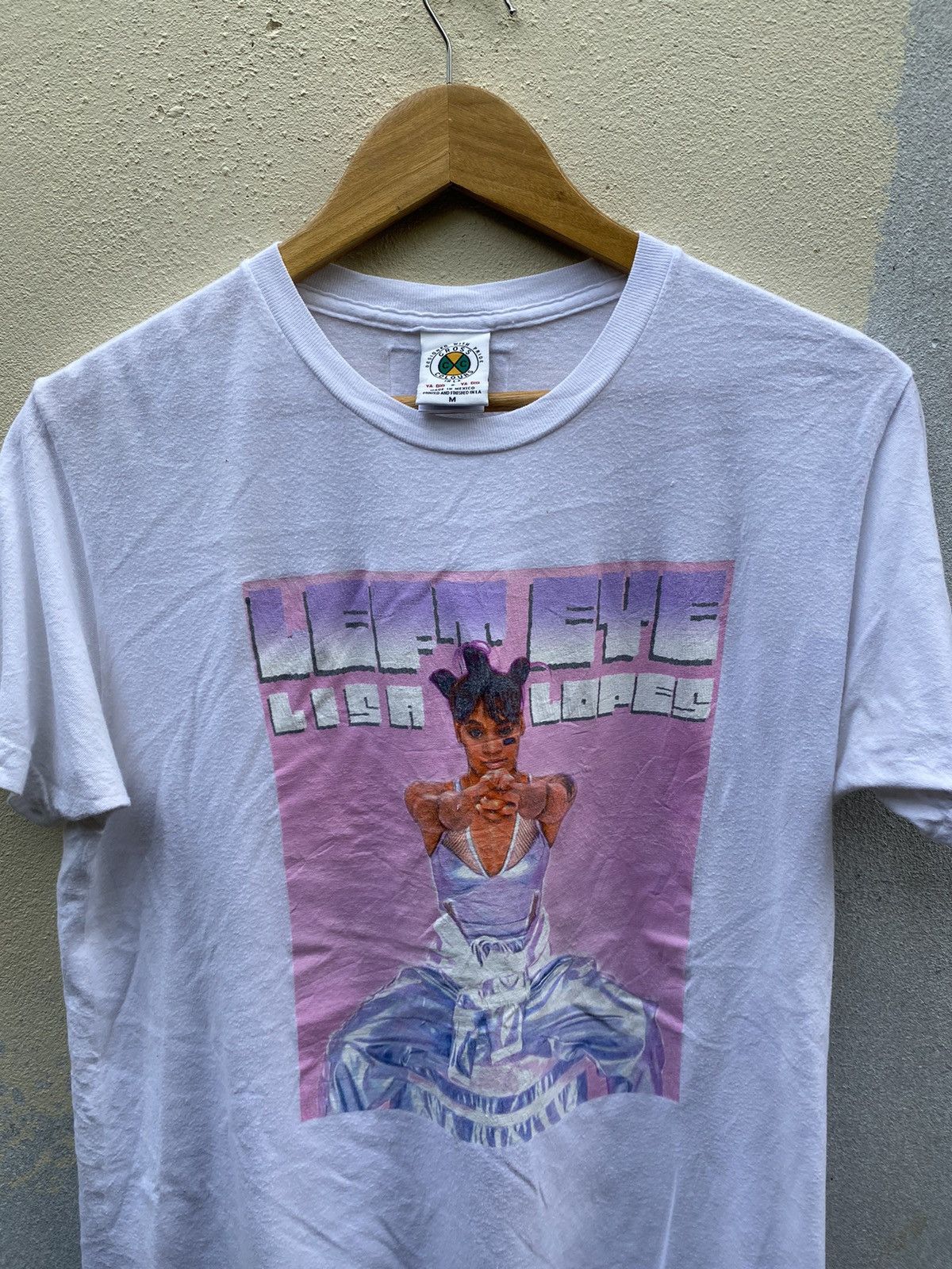 Cross Colours × Rap Tees Left Eye Lisa Lopes Rapper Groups TLC White Shirts Size US M / EU 48-50 / 2 - 3 Thumbnail