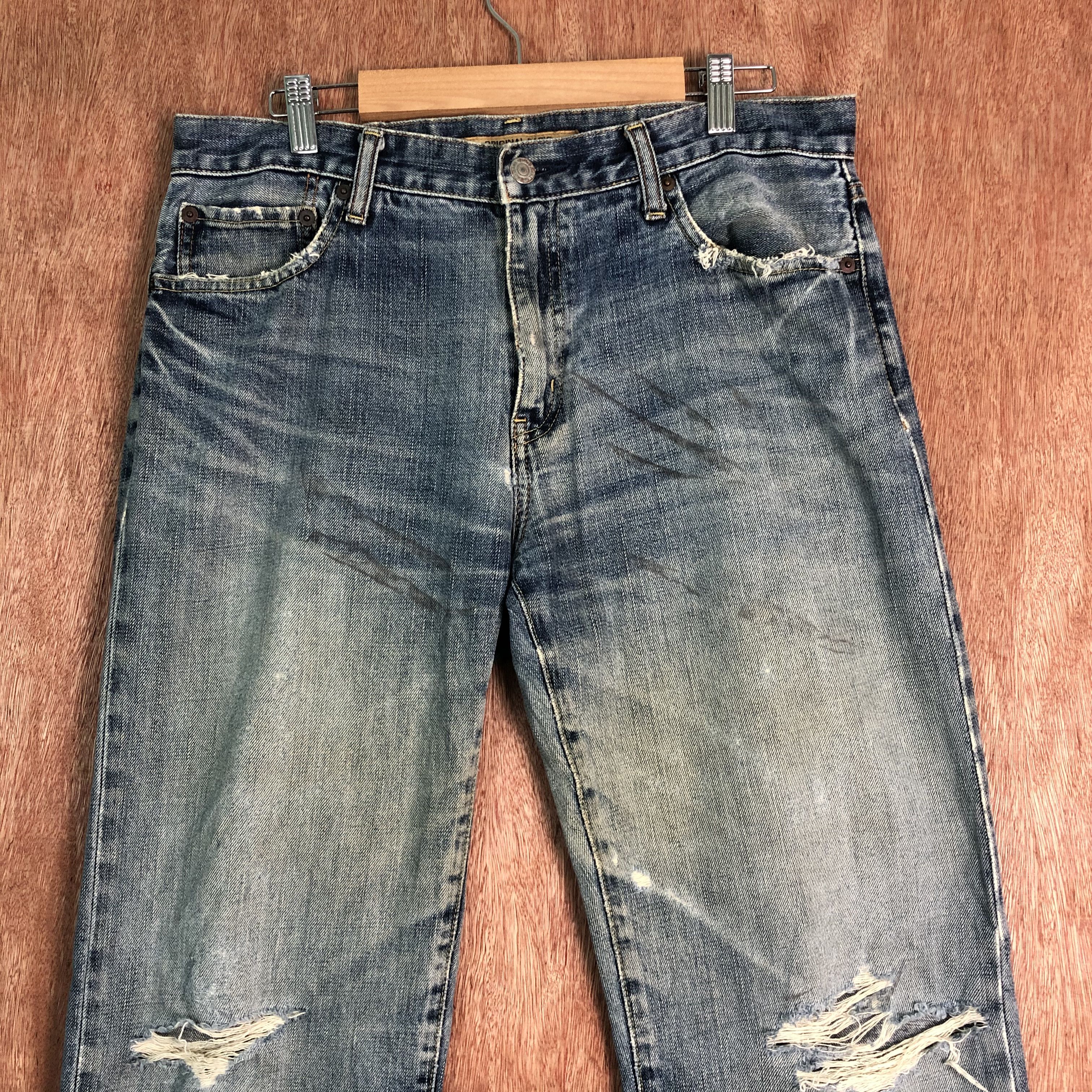 Japanese Brand × Uniqlo Vintage distressed Jun Takahashi Uniqlo jeans Size US 32 / EU 48 - 2 Thumbnail