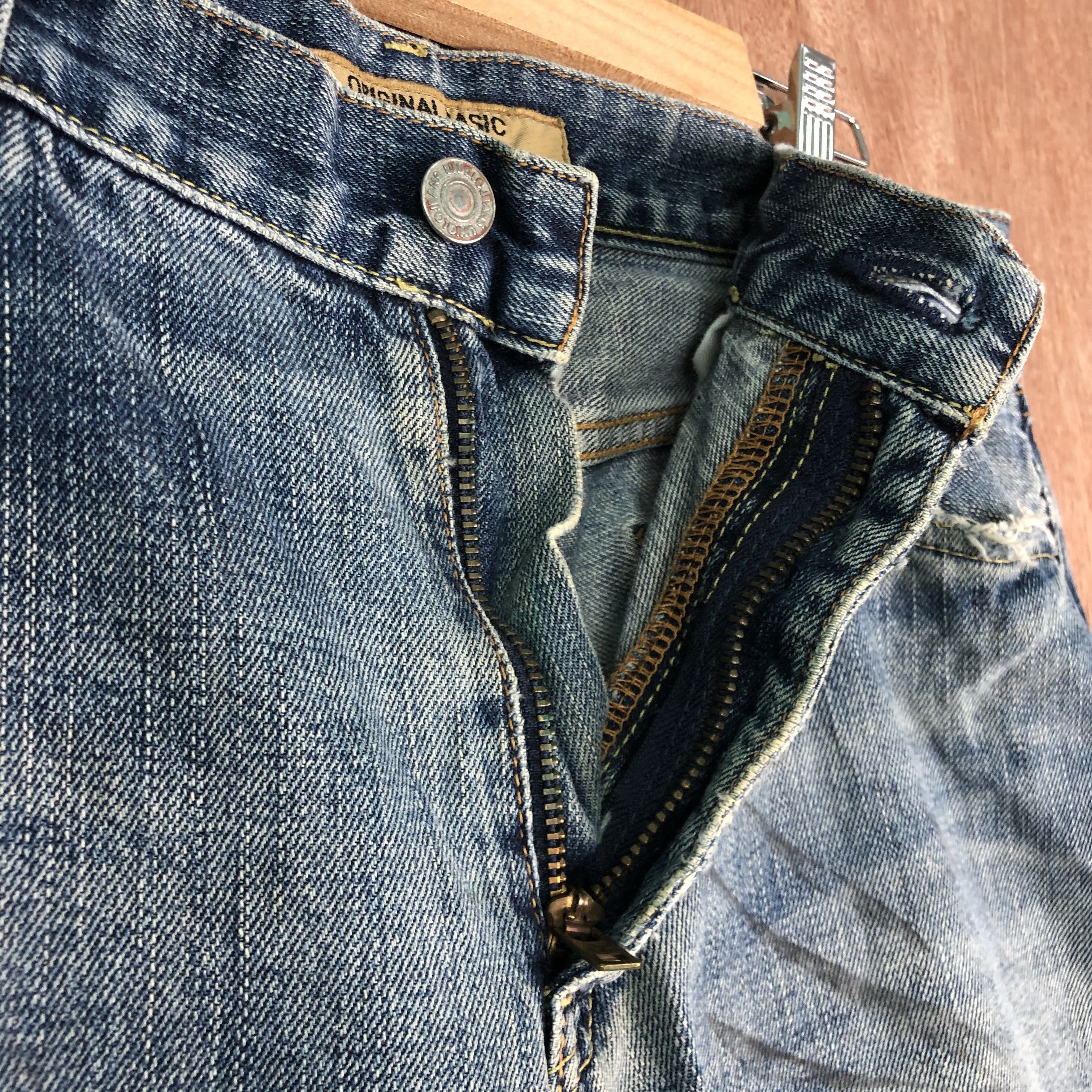 Japanese Brand × Uniqlo Vintage distressed Jun Takahashi Uniqlo jeans Size US 32 / EU 48 - 8 Thumbnail
