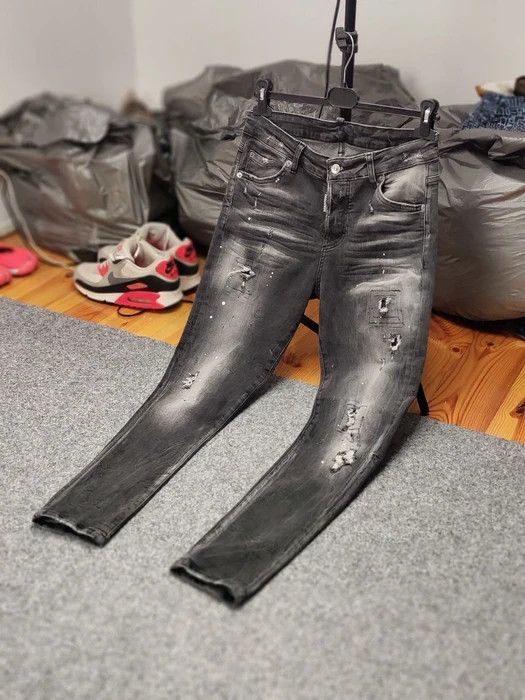 Dsquared2 Dsquared2 Designer Black Paint Logo Distressed Denim Jeans Size US 30 / EU 46 - 10 Thumbnail
