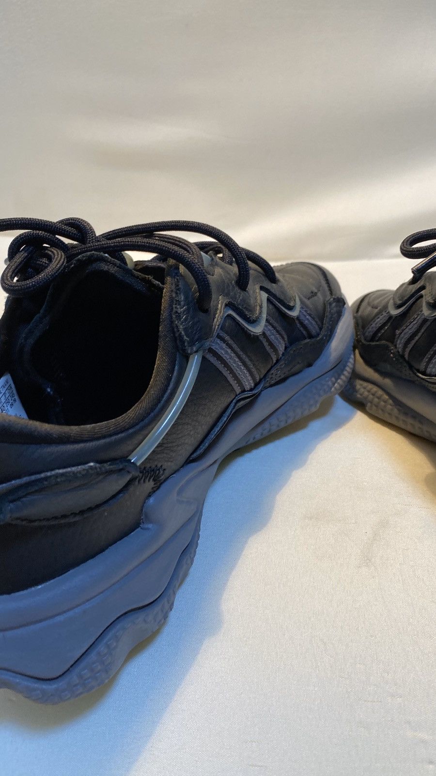 Adidas Adidas ozweego 7us Size US 7 / EU 40 - 12 Thumbnail