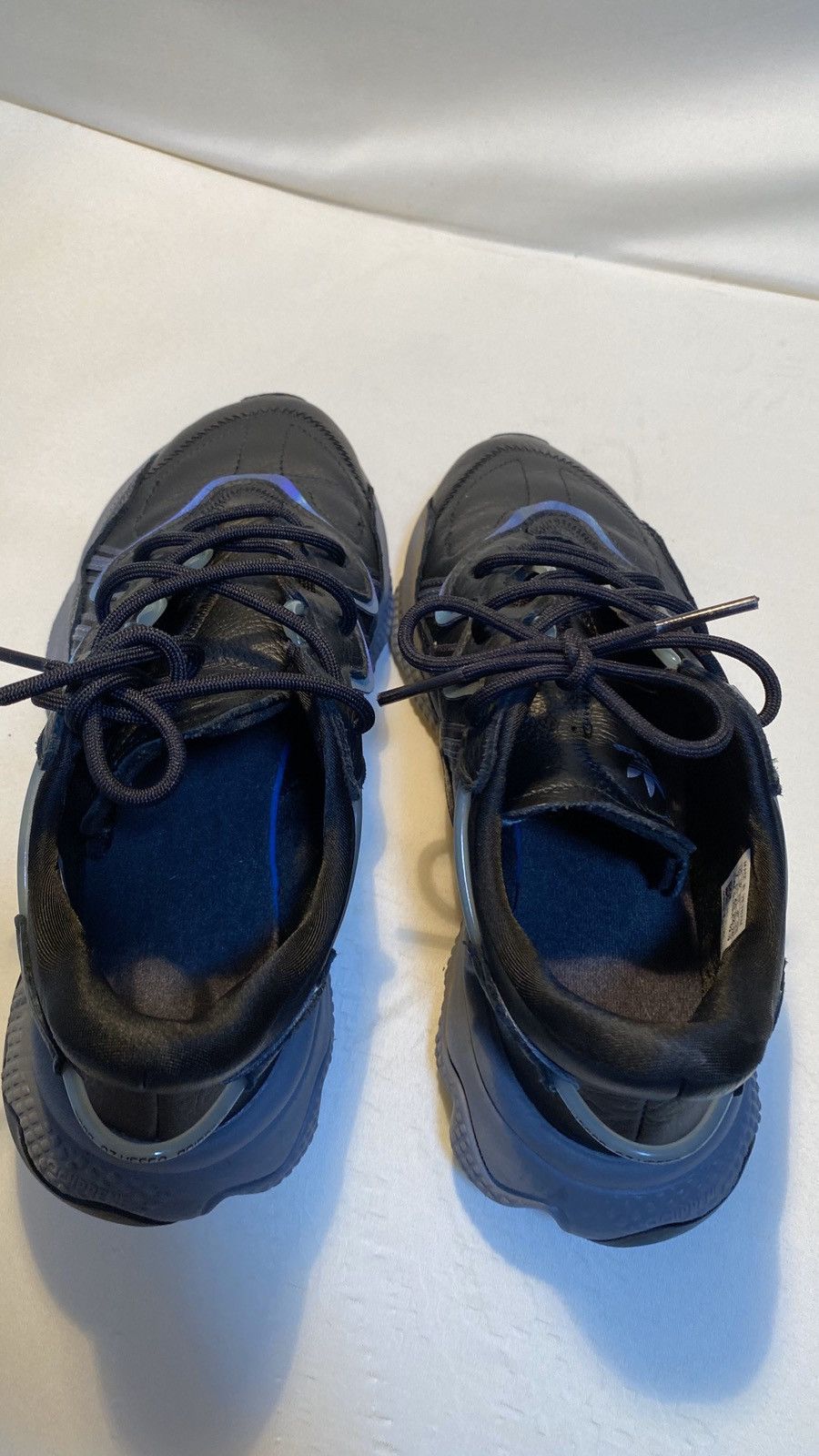 Adidas Adidas ozweego 7us Size US 7 / EU 40 - 13 Thumbnail
