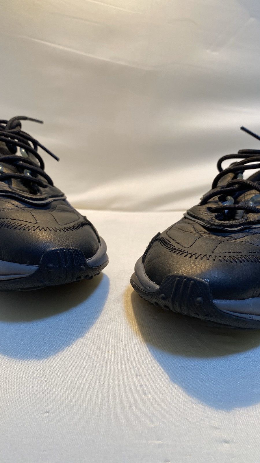 Adidas Adidas ozweego 7us Size US 7 / EU 40 - 18 Thumbnail
