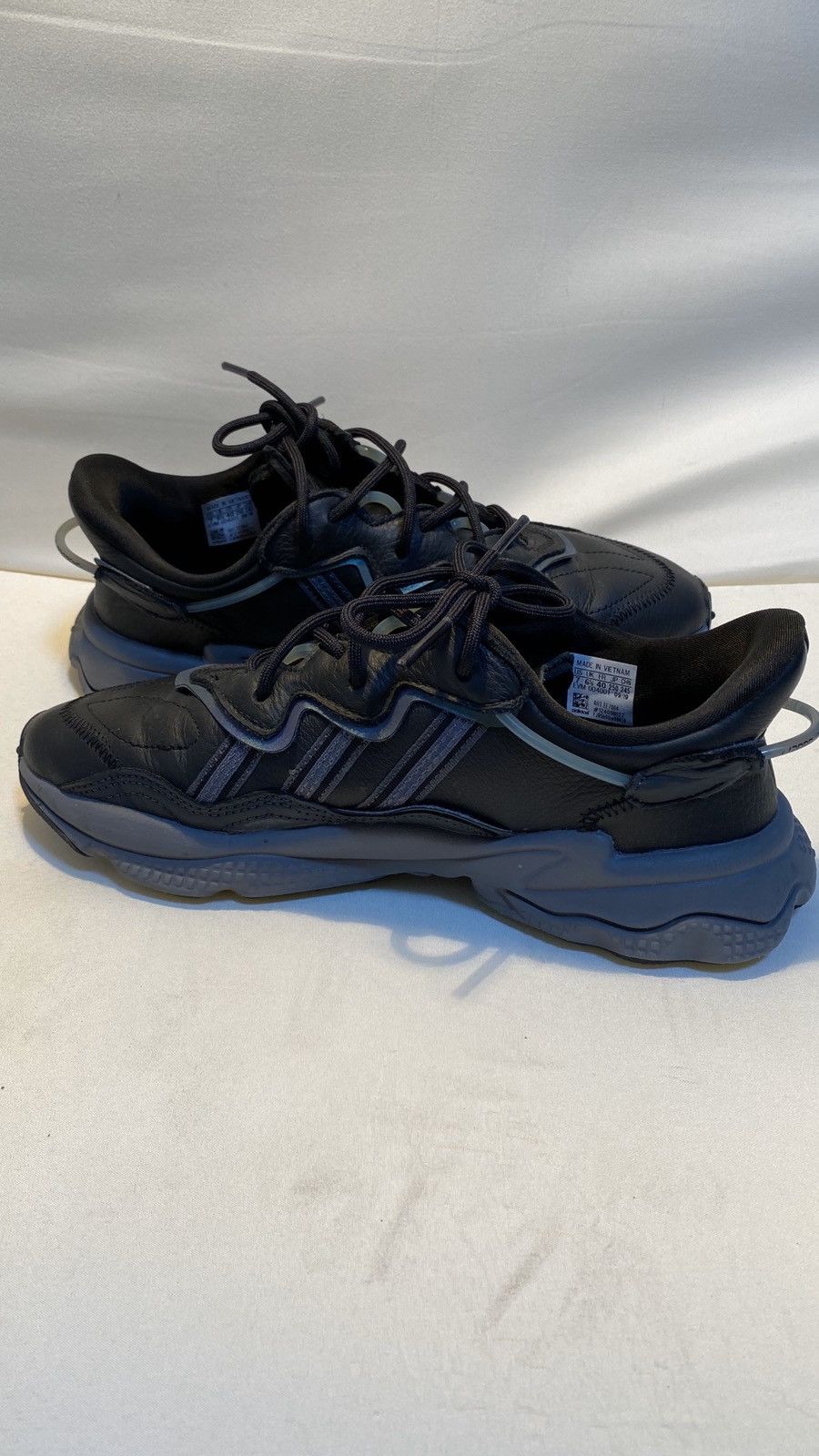Adidas Adidas ozweego 7us Size US 7 / EU 40 - 7 Thumbnail