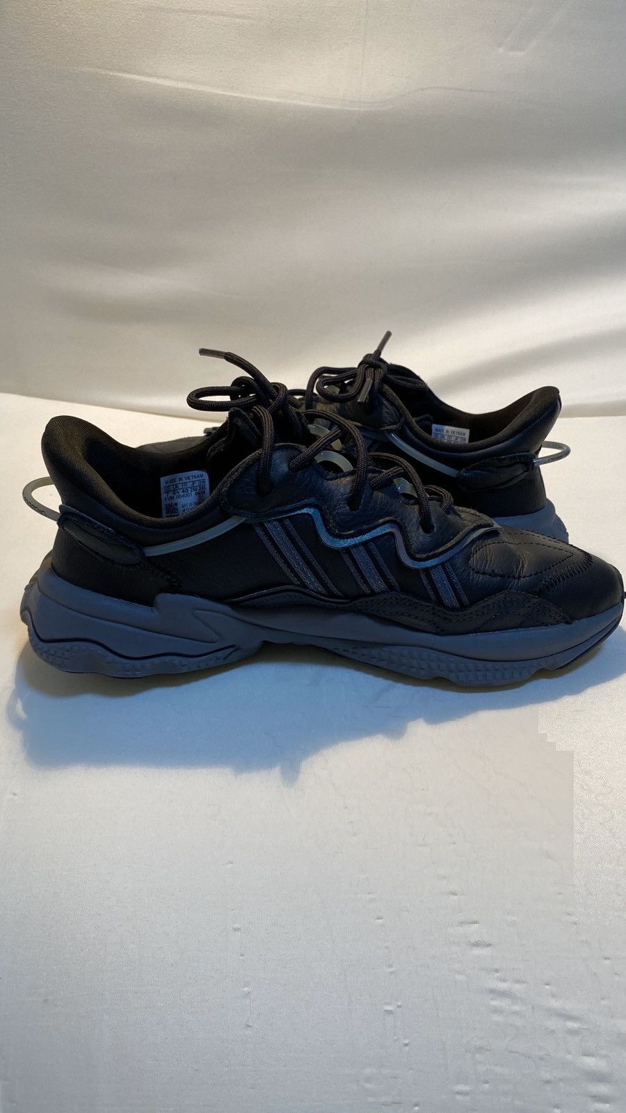 Adidas Adidas ozweego 7us Size US 7 / EU 40 - 6 Thumbnail