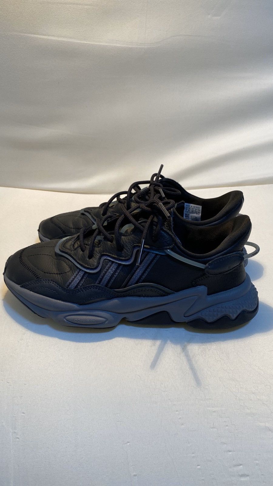 Adidas Adidas ozweego 7us Size US 7 / EU 40 - 5 Thumbnail
