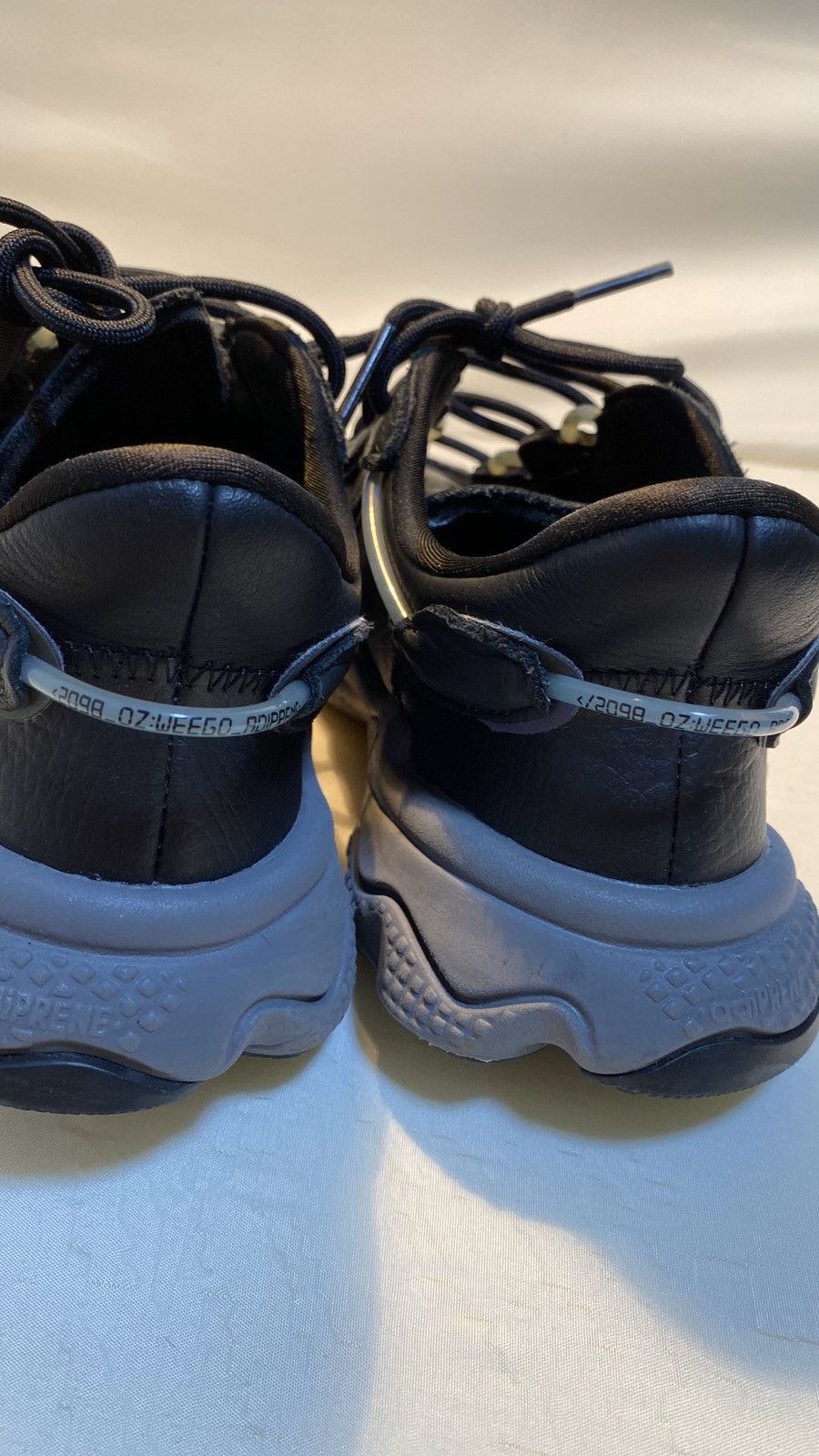 Adidas Adidas ozweego 7us Size US 7 / EU 40 - 10 Thumbnail