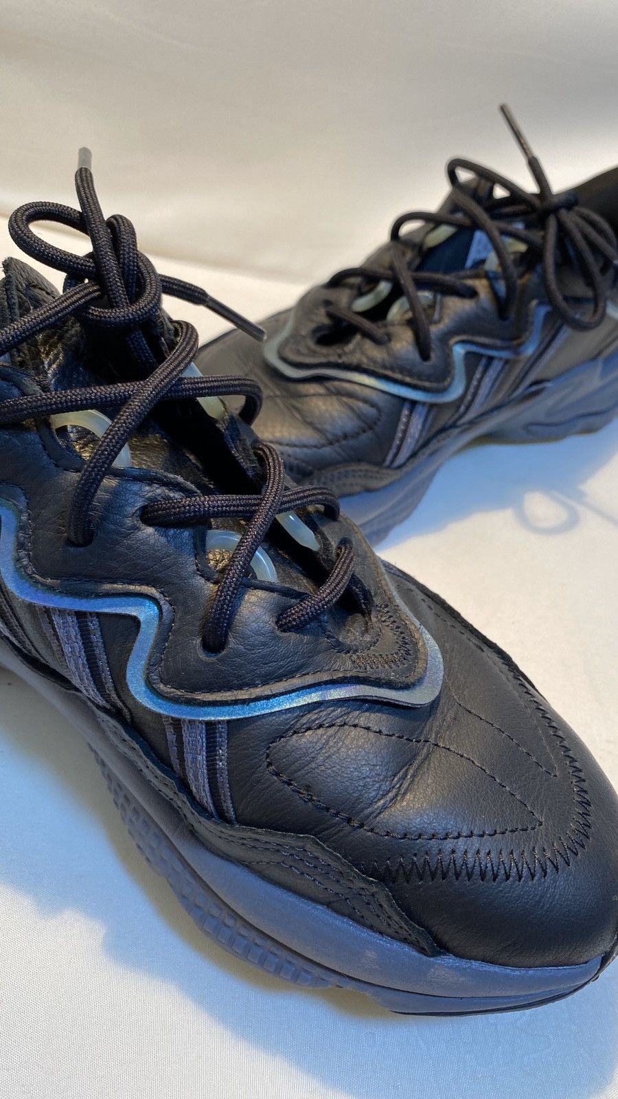 Adidas Adidas ozweego 7us Size US 7 / EU 40 - 19 Thumbnail