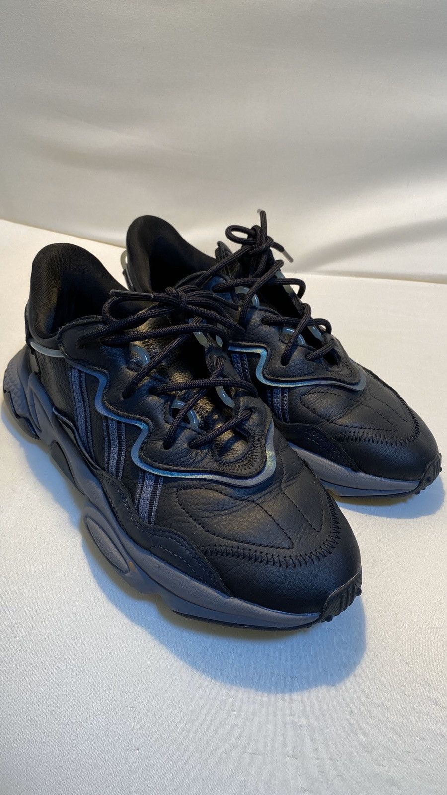 Adidas Adidas ozweego 7us Size US 7 / EU 40 - 1 Thumbnail