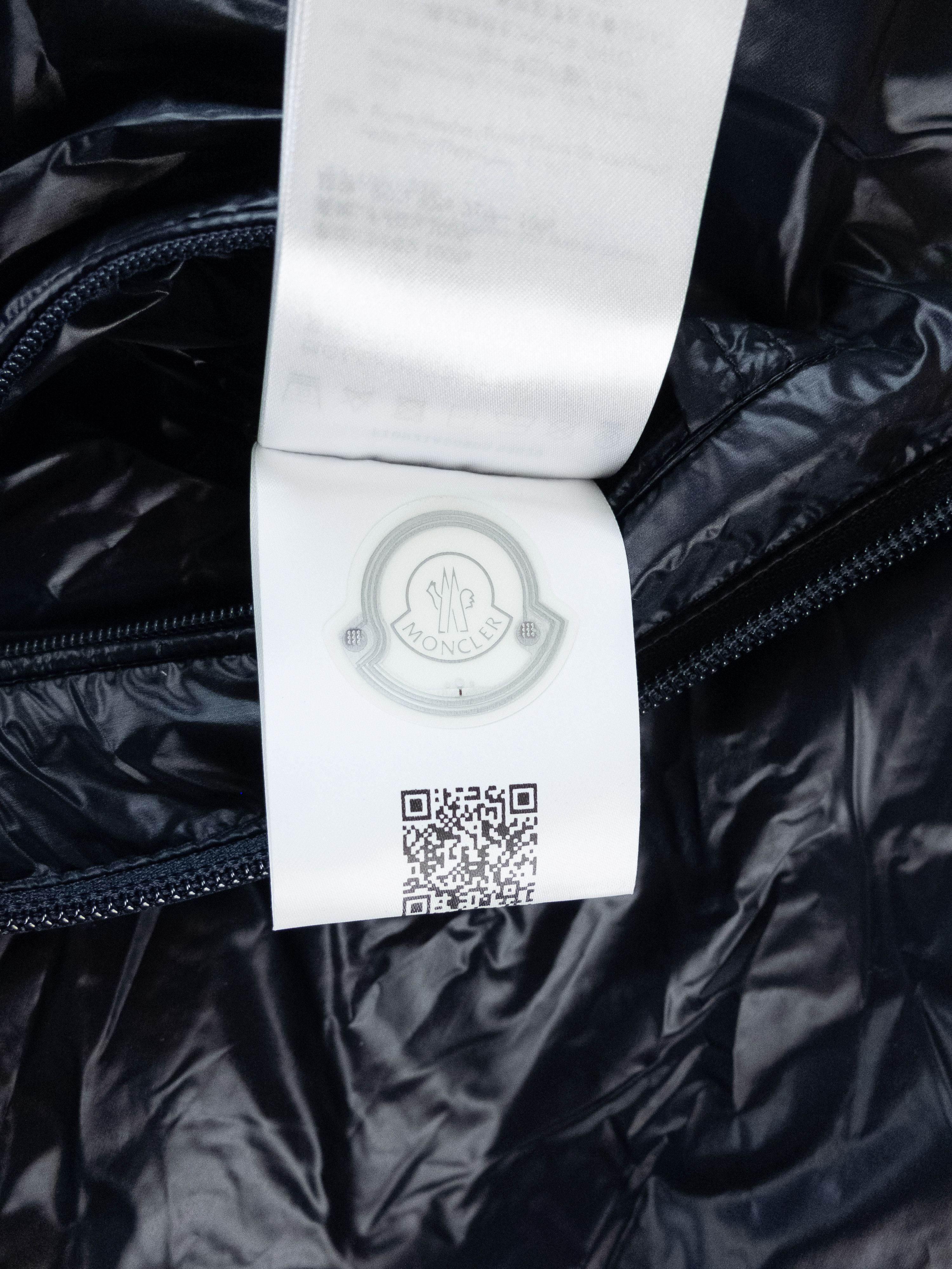 Moncler Moncler Genius Laufen navy lightweight hooded jacket XXL 5 Size US XXL / EU 58 / 5 - 14 Thumbnail