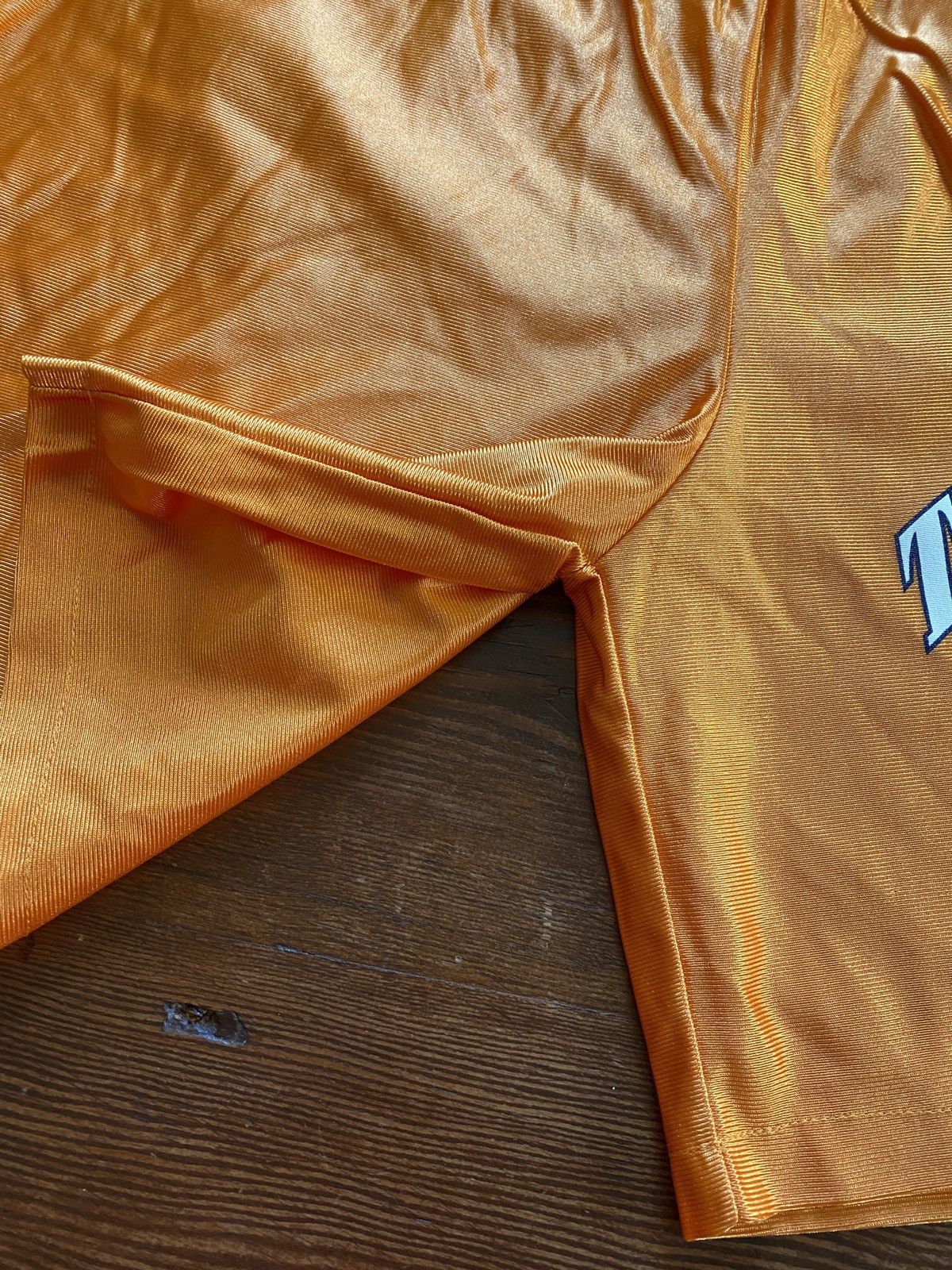 Vintage Vintage 90’s University of Tennessee Athletic Shorts Size US 38 / EU 54 - 4 Thumbnail