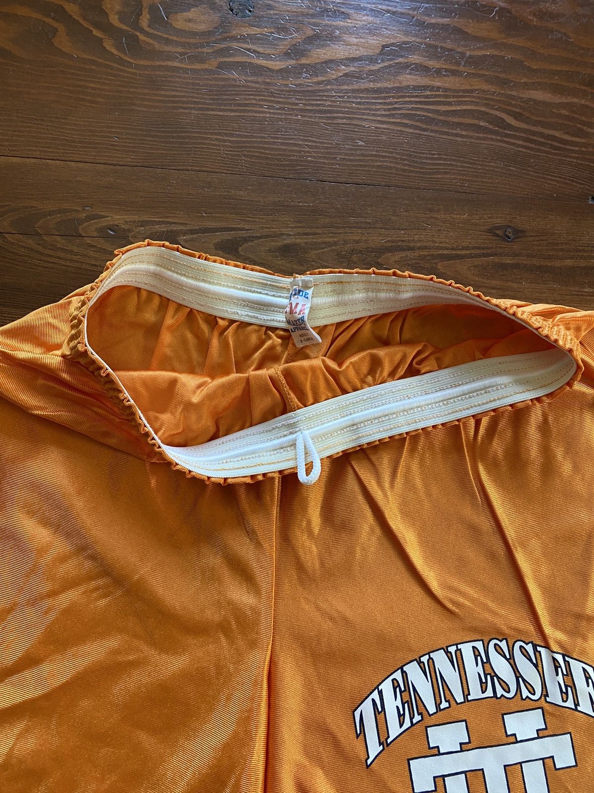 Vintage Vintage 90’s University of Tennessee Athletic Shorts Size US 38 / EU 54 - 7 Thumbnail