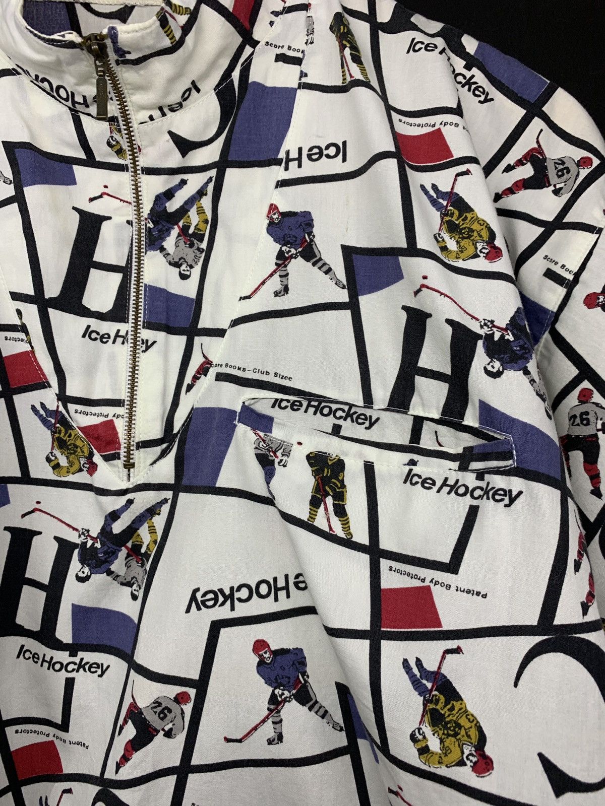 Japanese Brand Vintage Sports All Print Ice Hockey Pullover Half Zip Shirts Size US L / EU 52-54 / 3 - 3 Thumbnail