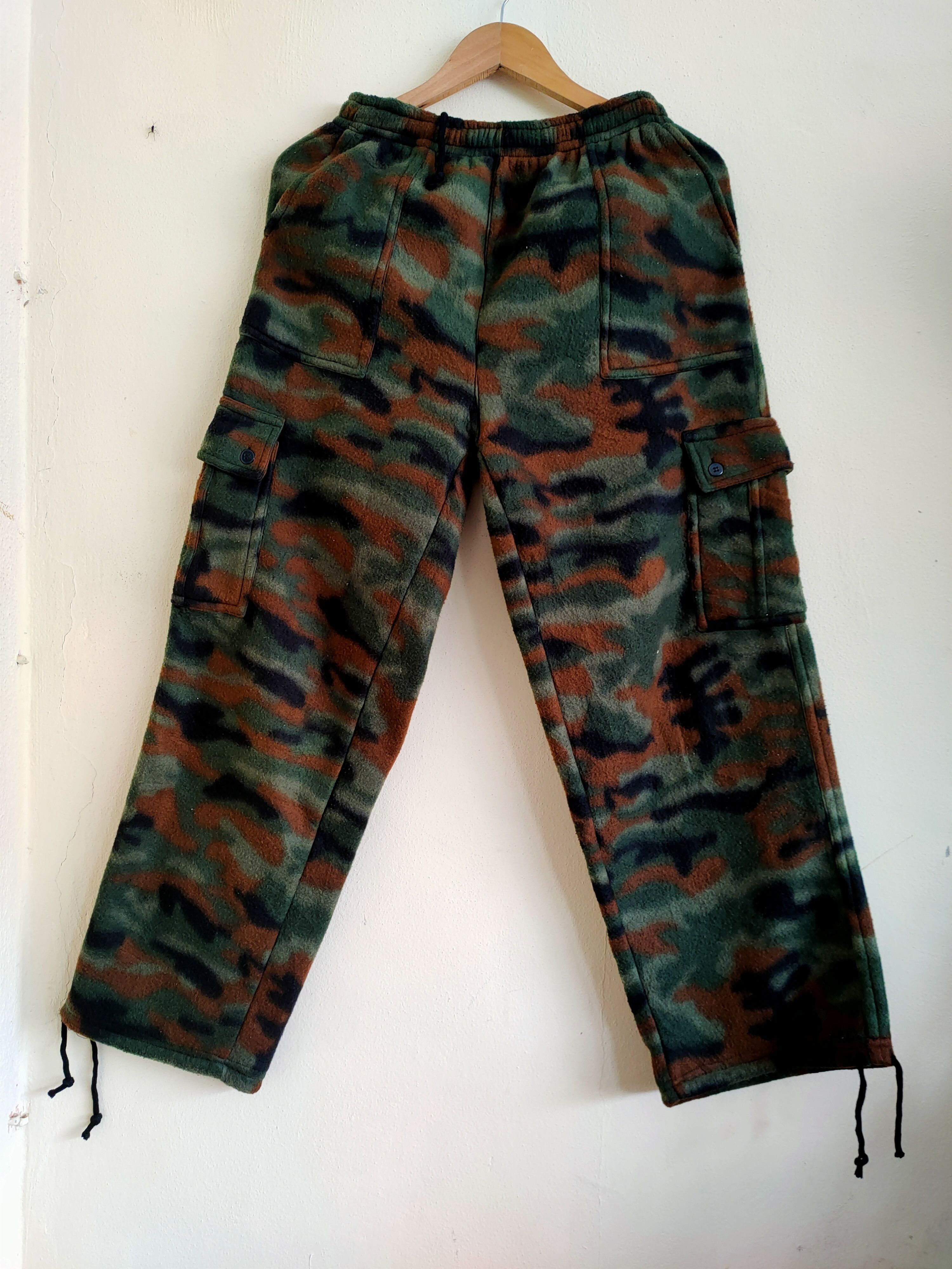 Japanese Brand Vintage Camo Cargo pocket Pants Size US 29 - 1 Thumbnail