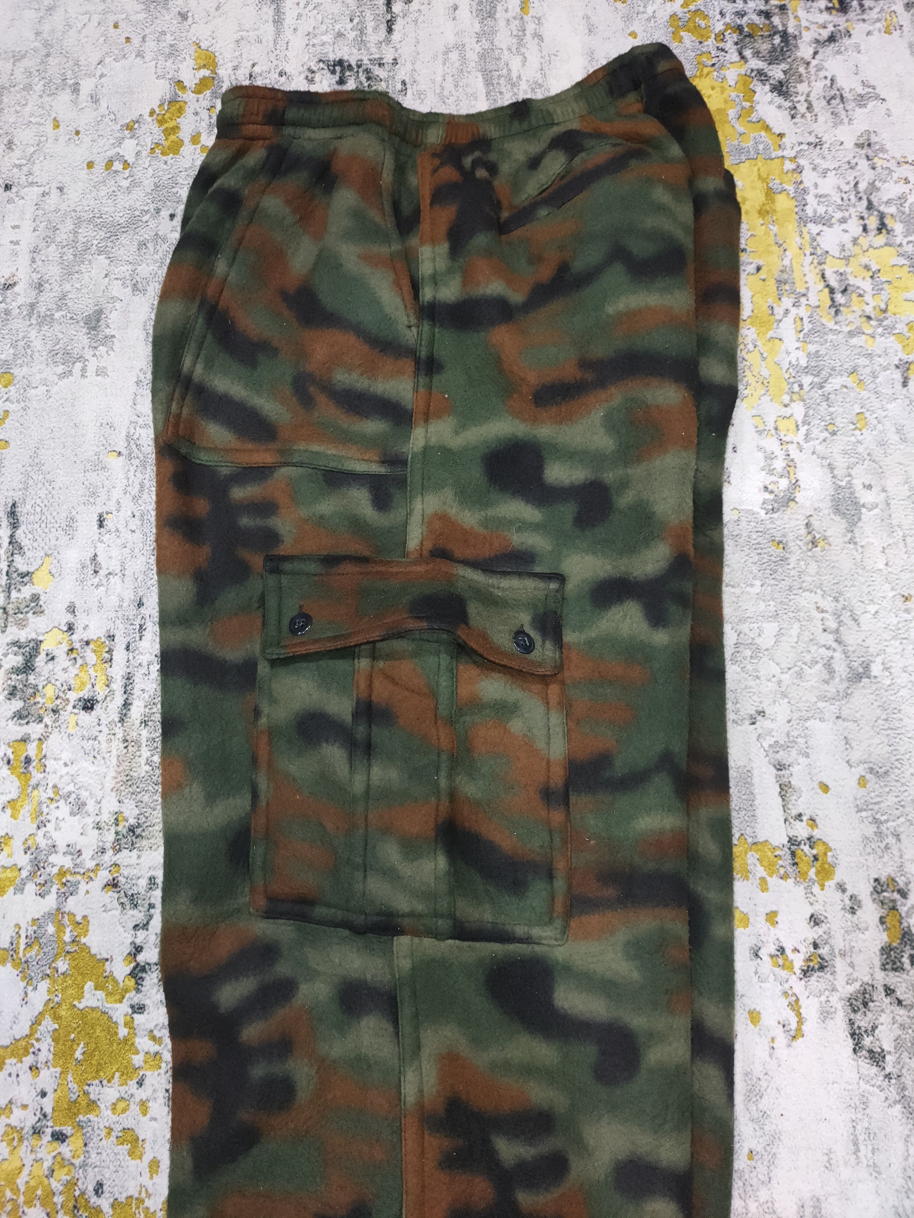 Japanese Brand Vintage Camo Cargo pocket Pants Size US 29 - 7 Thumbnail