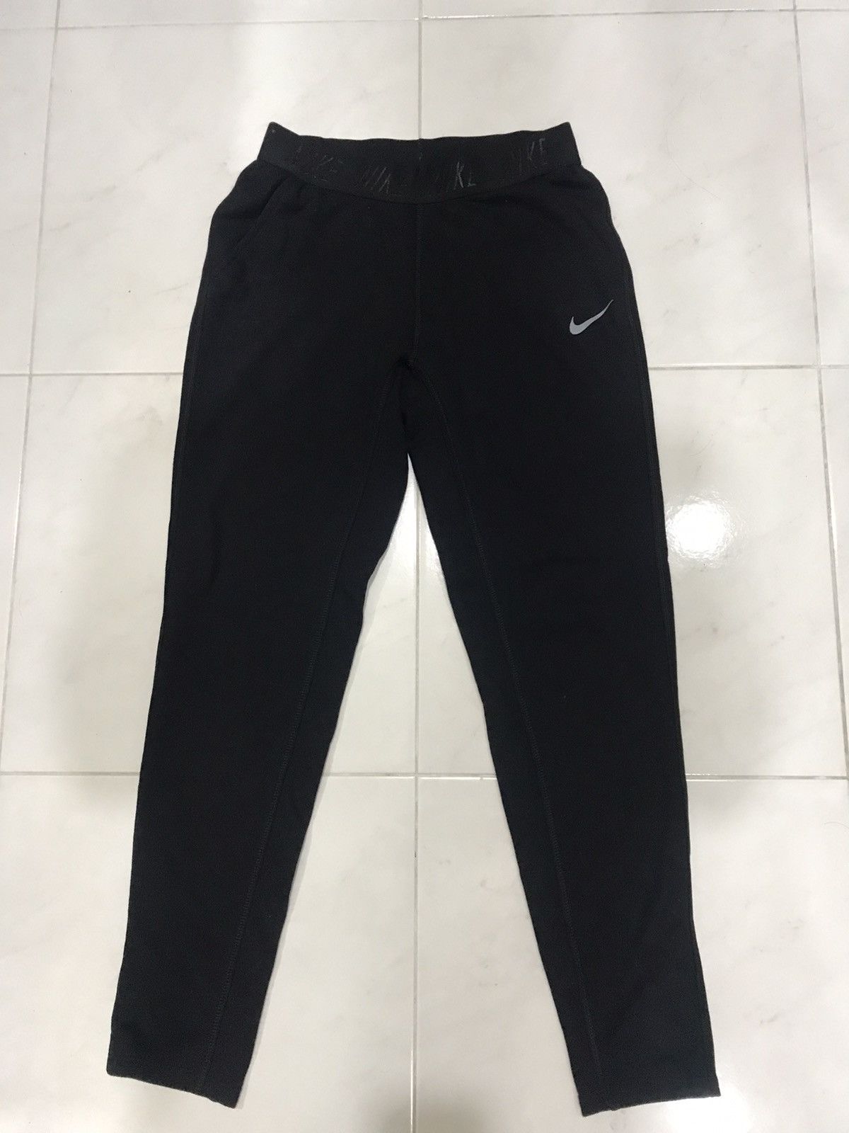 Nike Nike Black Sweatpant Size US 27 - 2 Thumbnail
