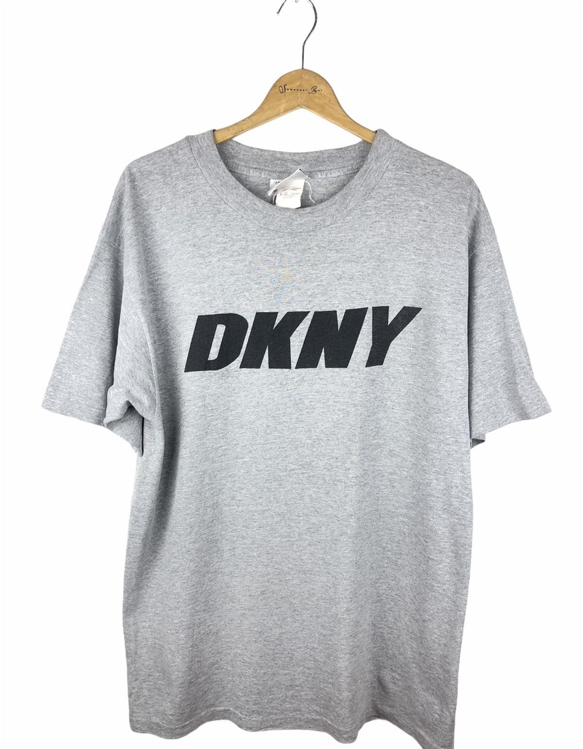 DKNY Vintage DKNY T-Shirt Size US L / EU 52-54 / 3 - 1 Thumbnail