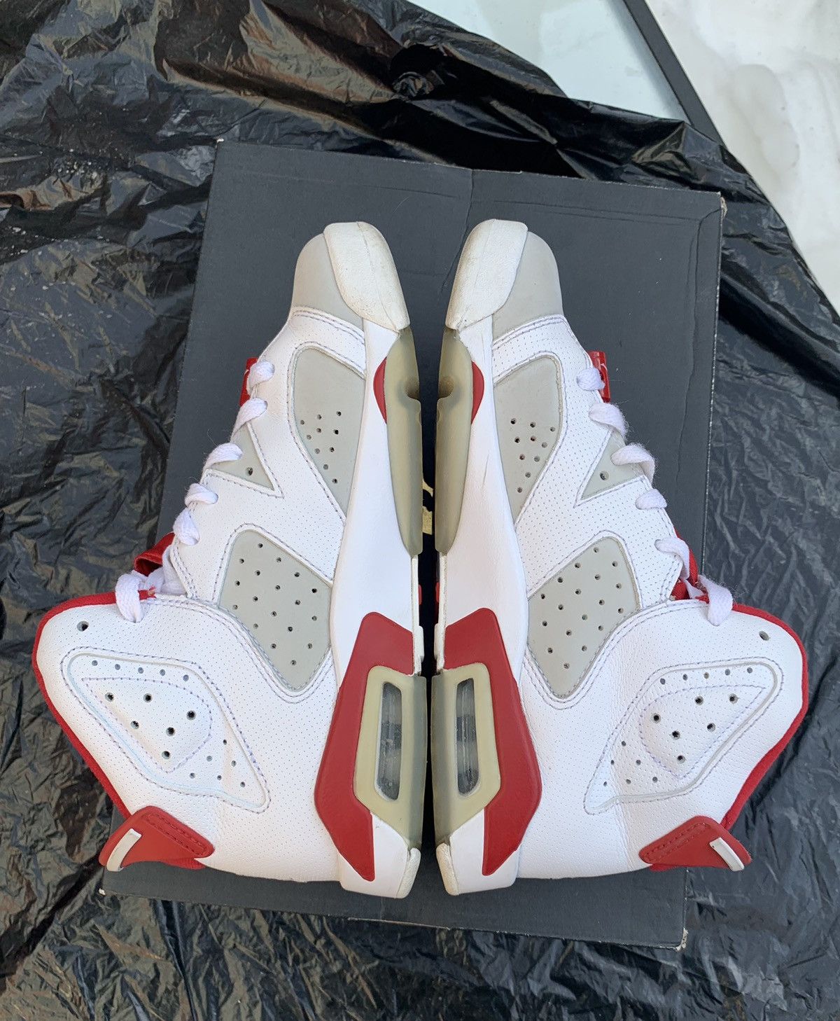 Jordan Brand × Nike Air Jordan 6 Retro GS Alternate Size US 5 / EU 37 - 4 Thumbnail
