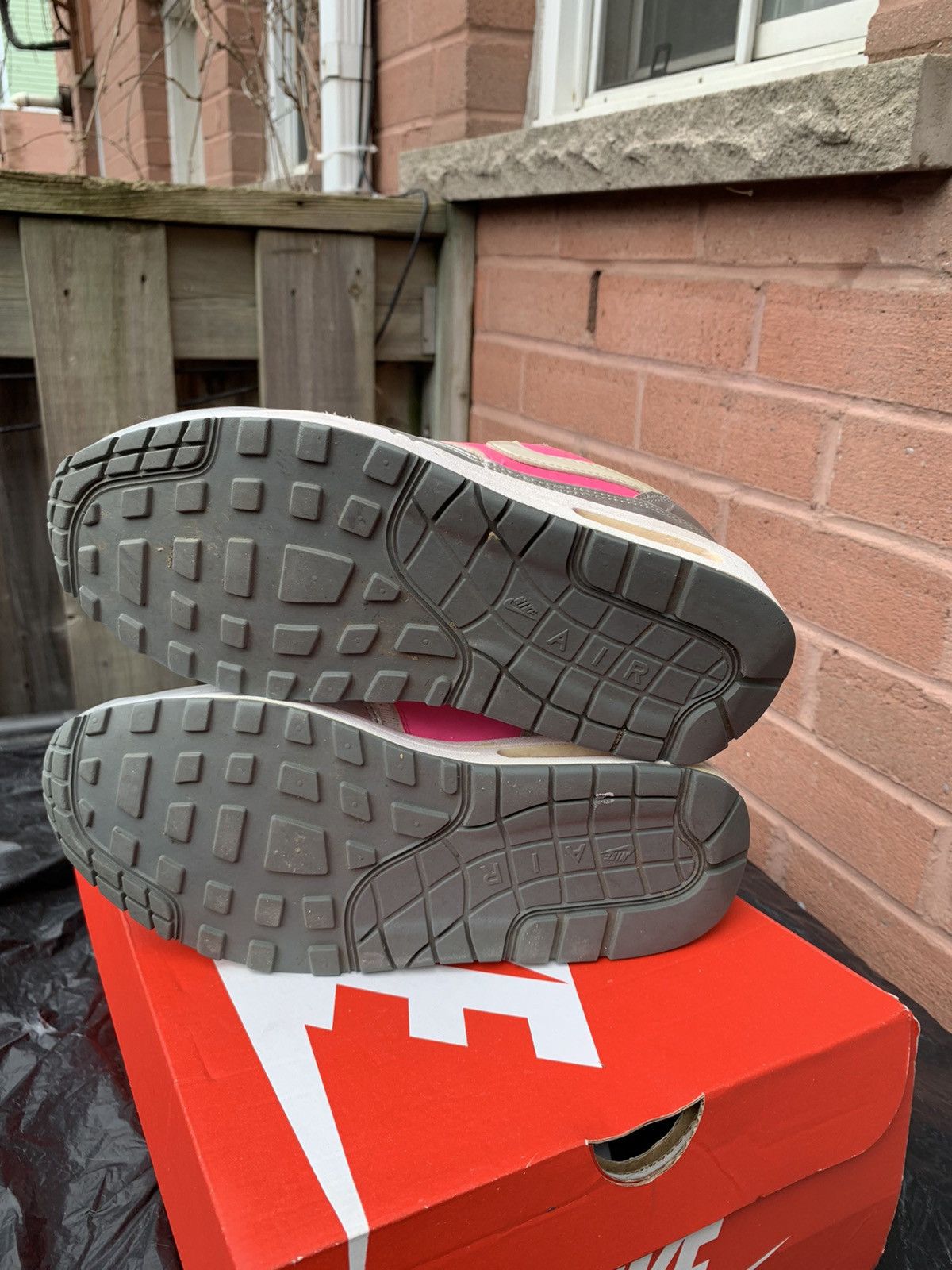 Nike Air Max 1 GS Pink Pow Size US 6.5 / EU 39-40 - 5 Thumbnail