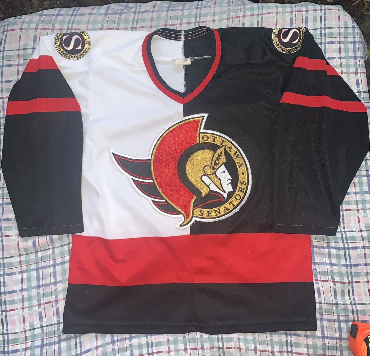 Ccm × NHL × Vintage Vintage CCM Ottawa Senators Home/Away NHL Jersey Size US S / EU 44-46 / 1 - 6 Thumbnail