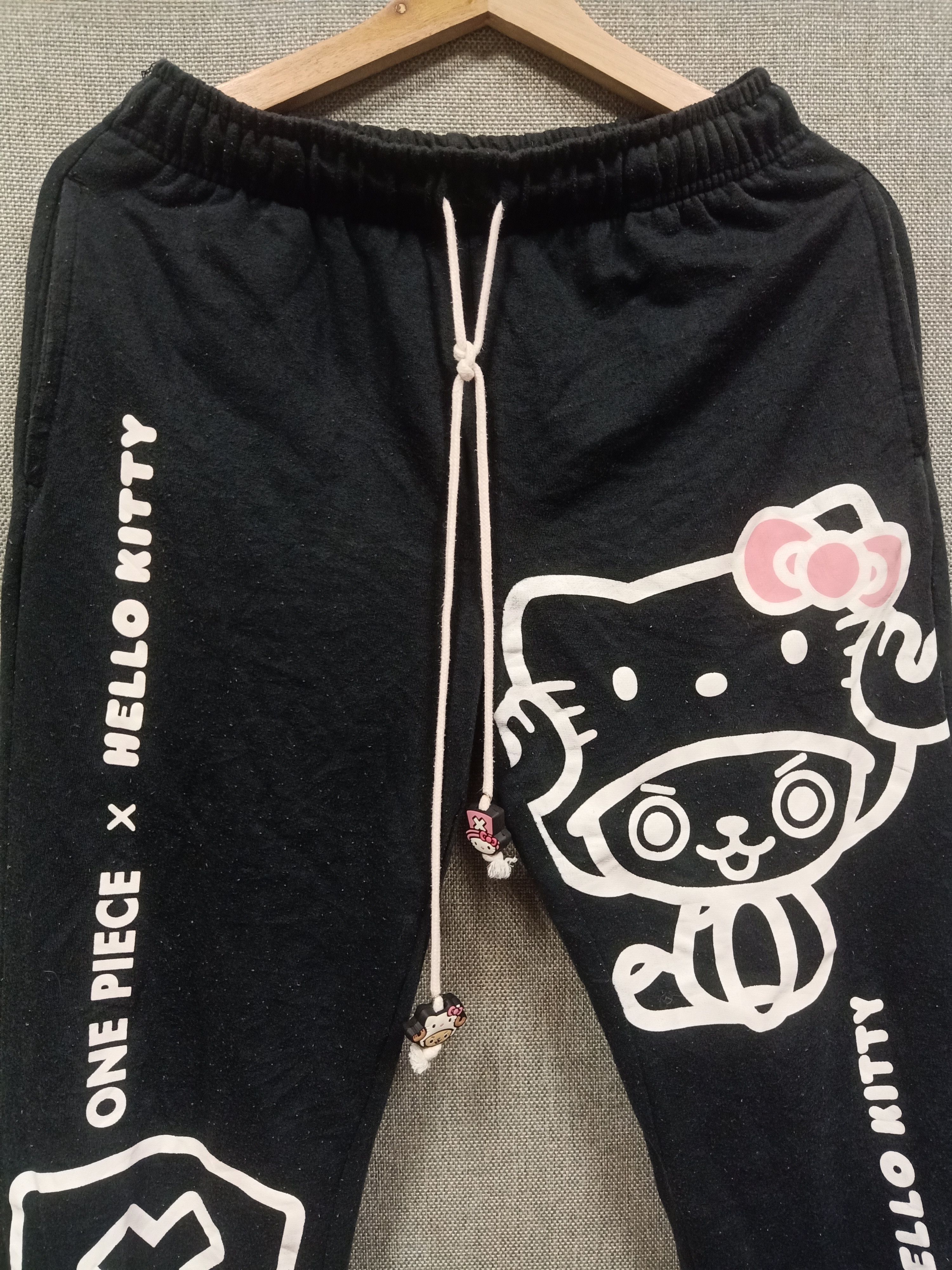 One Piece jogger pants one piece X hello kitty Size US 31 - 3 Thumbnail